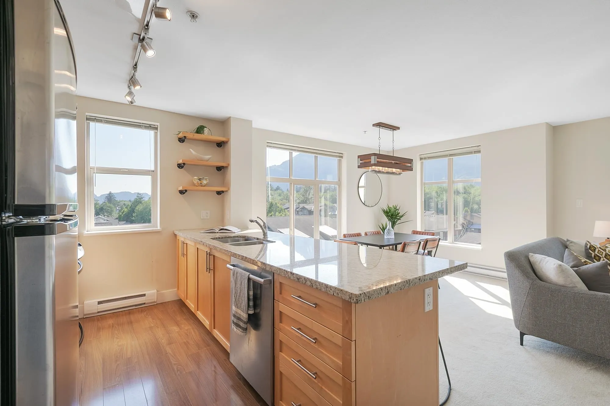 401 1211 Village Green Way