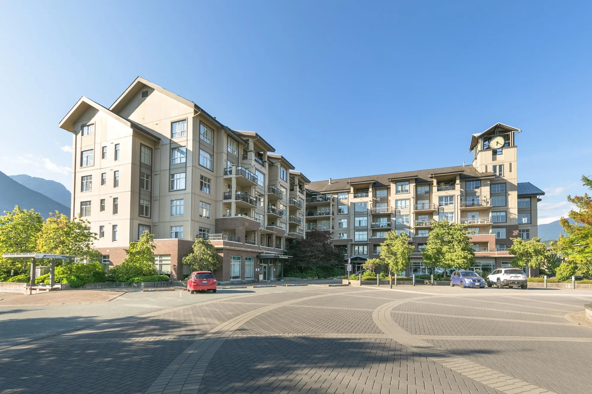 401 1211 Village Green Way