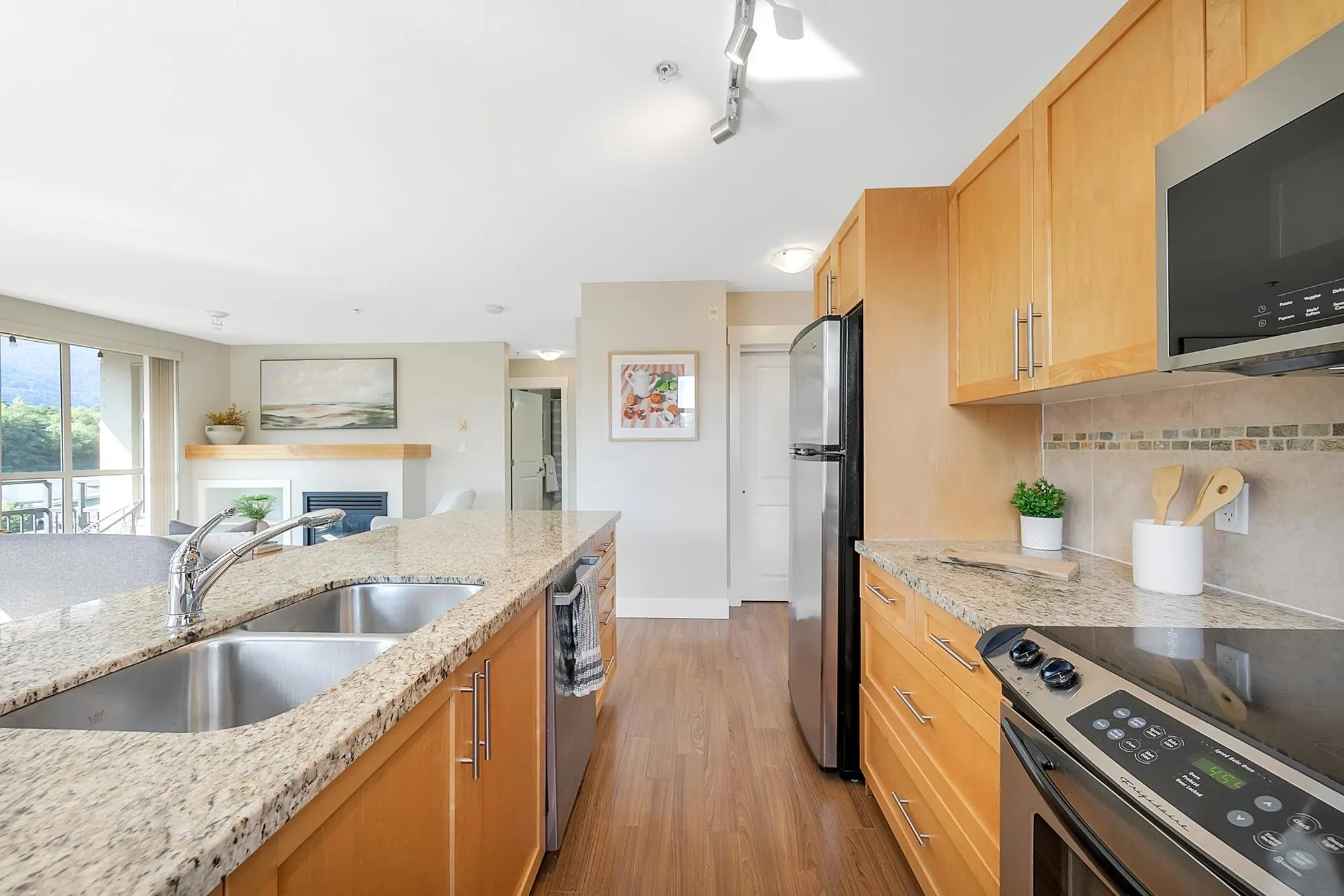 401 1211 Village Green Way