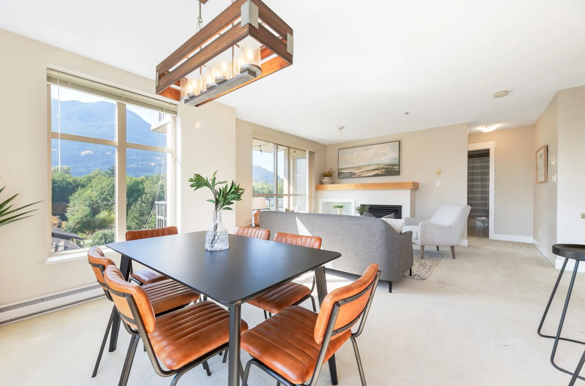 401 1211 Village Green Way