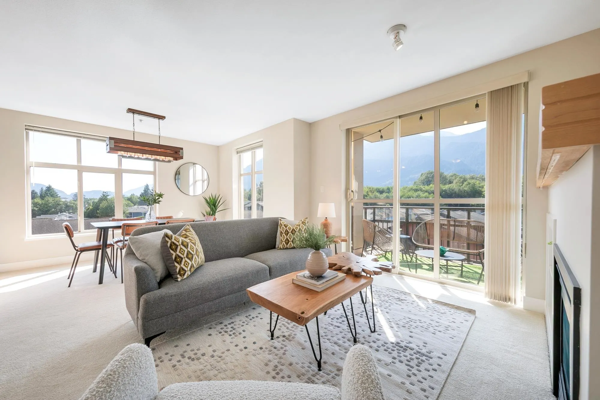 401 1211 Village Green Way