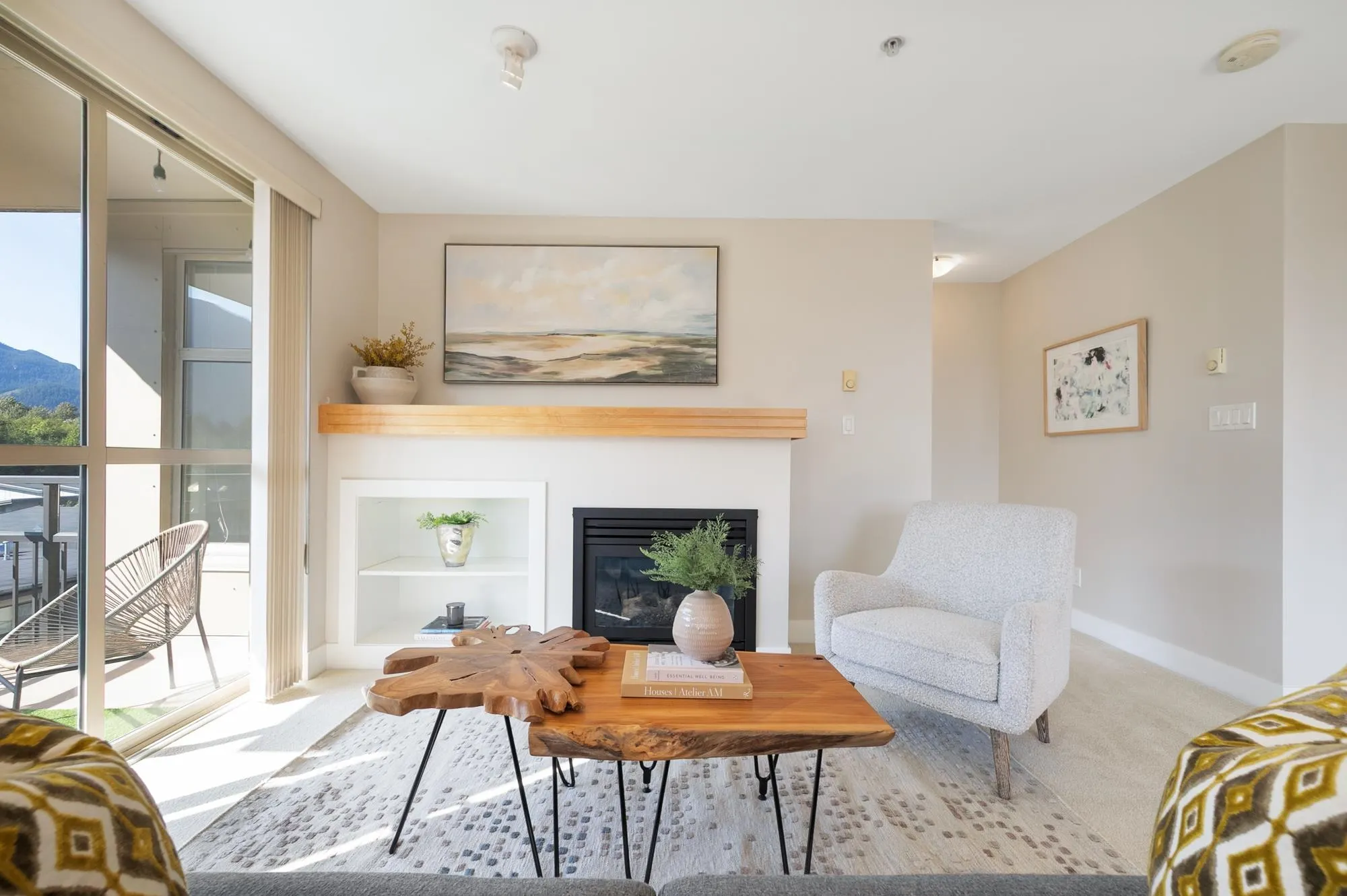 401 1211 Village Green Way