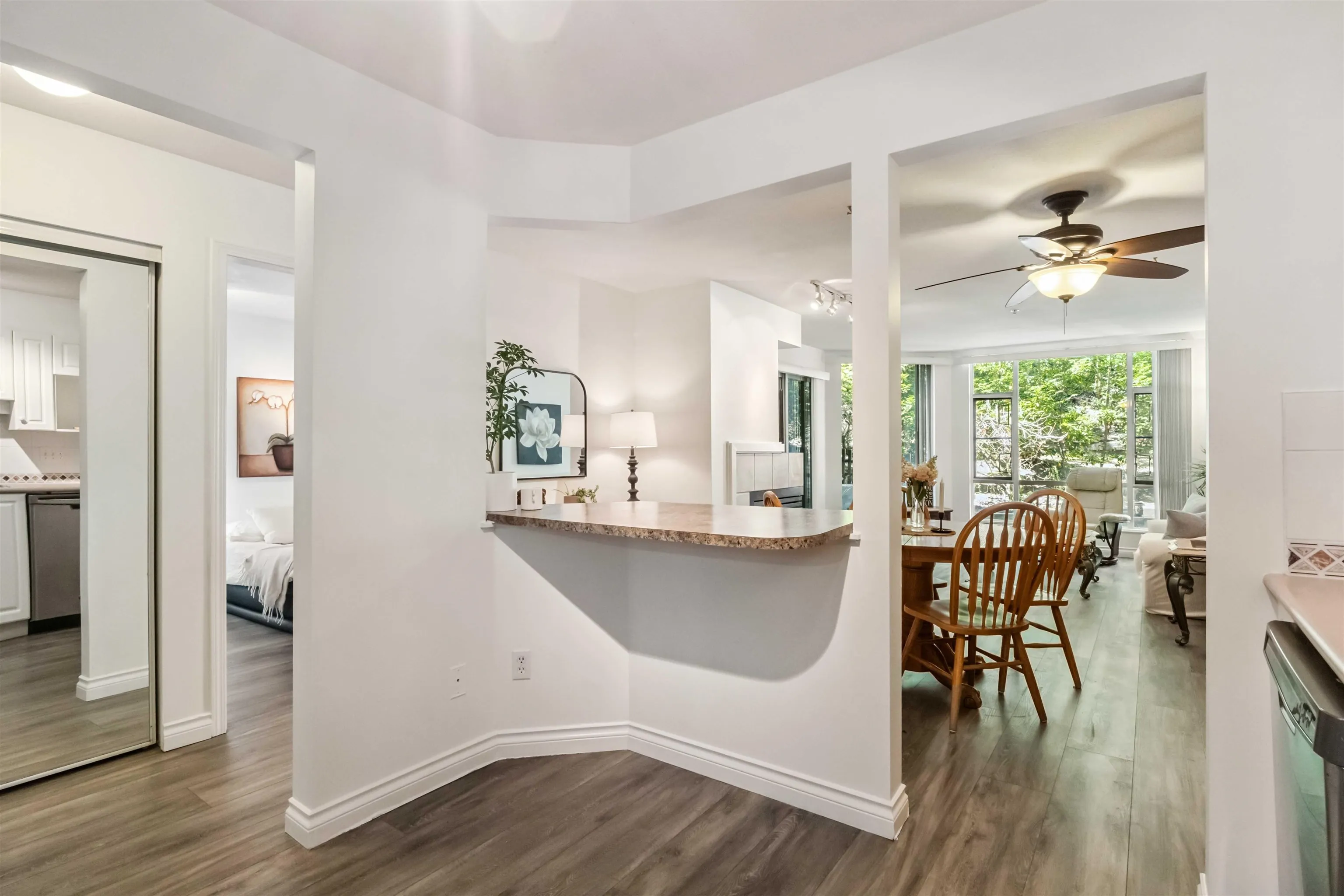 206 22233 River Road