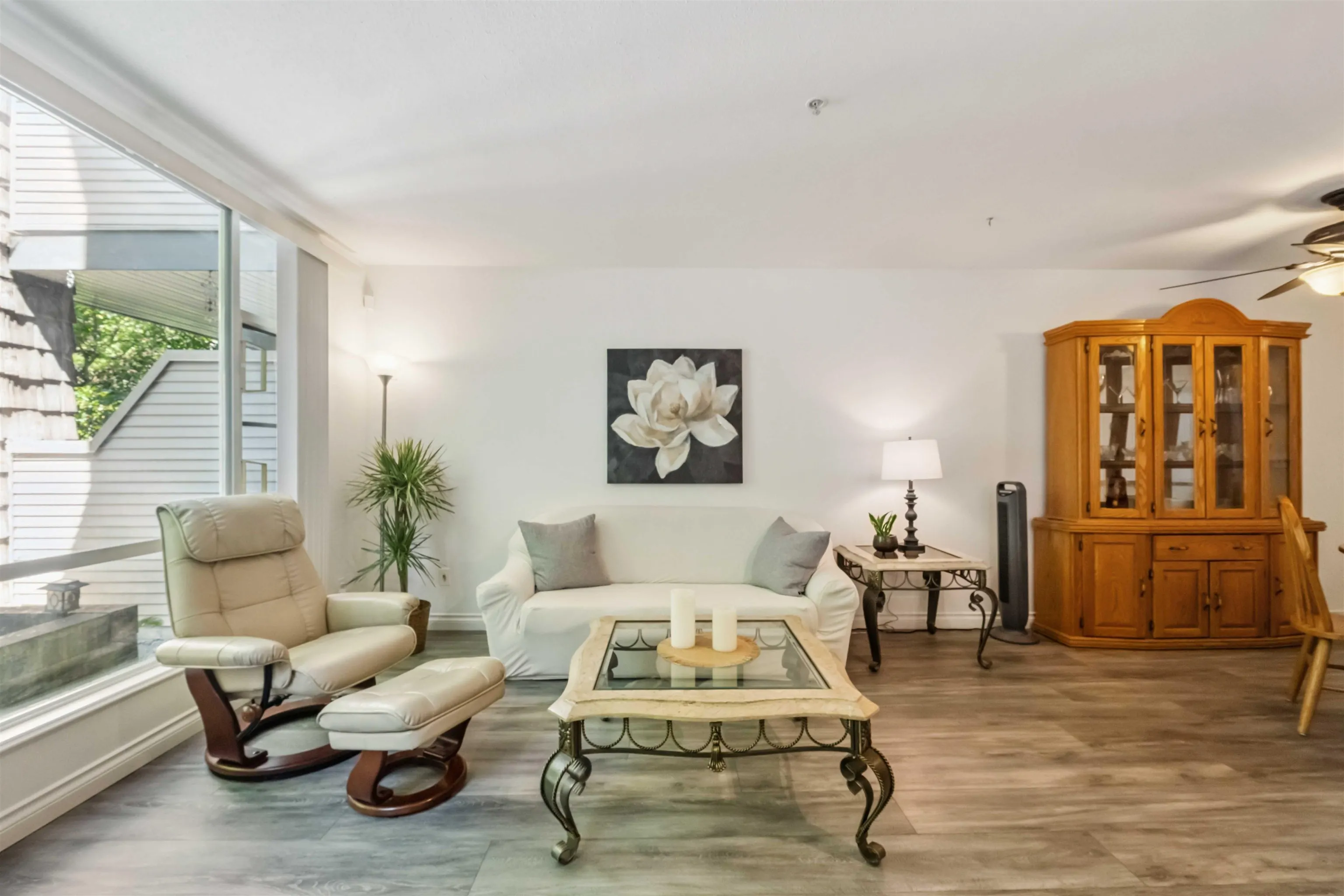 206 22233 River Road