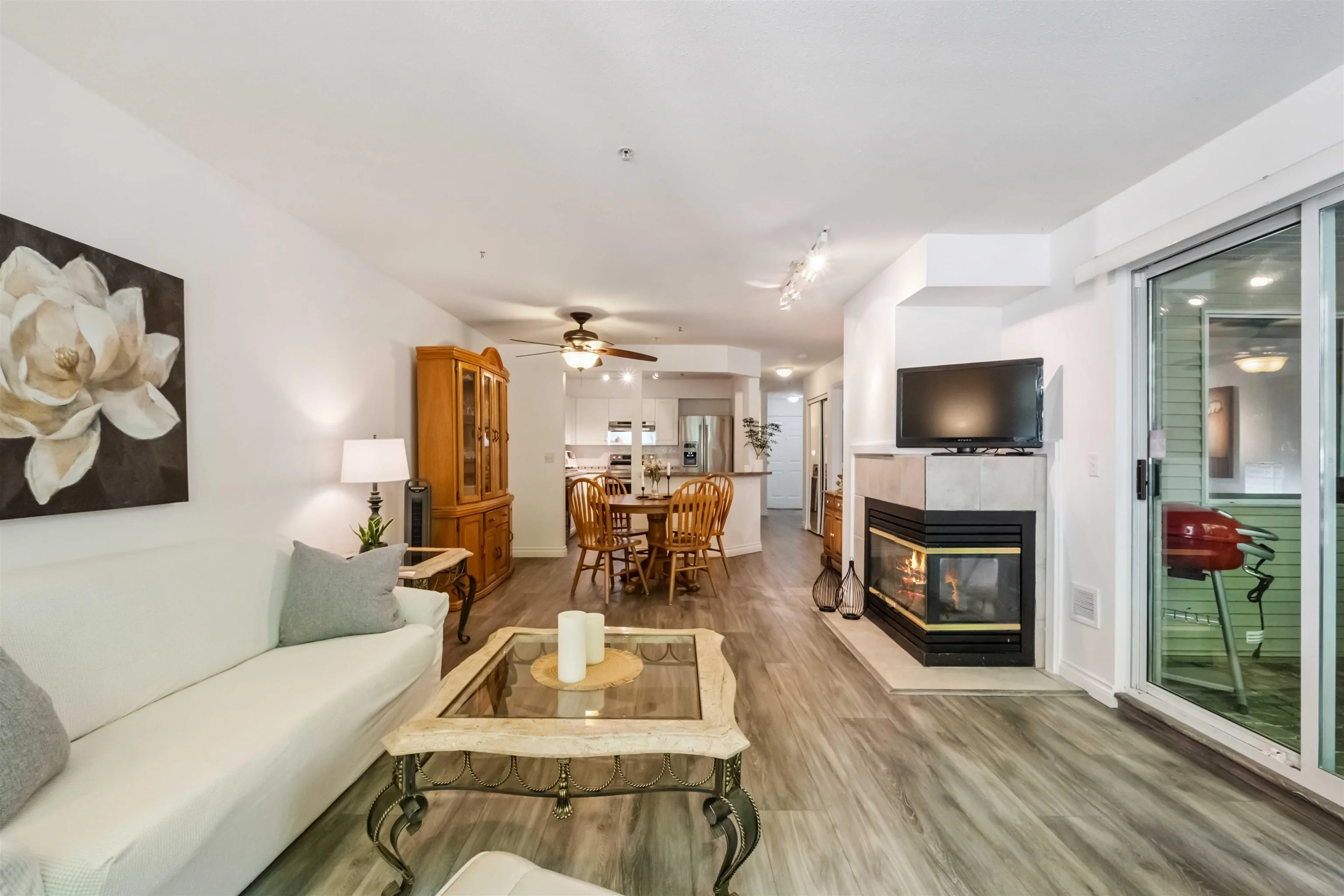 206 22233 River Road