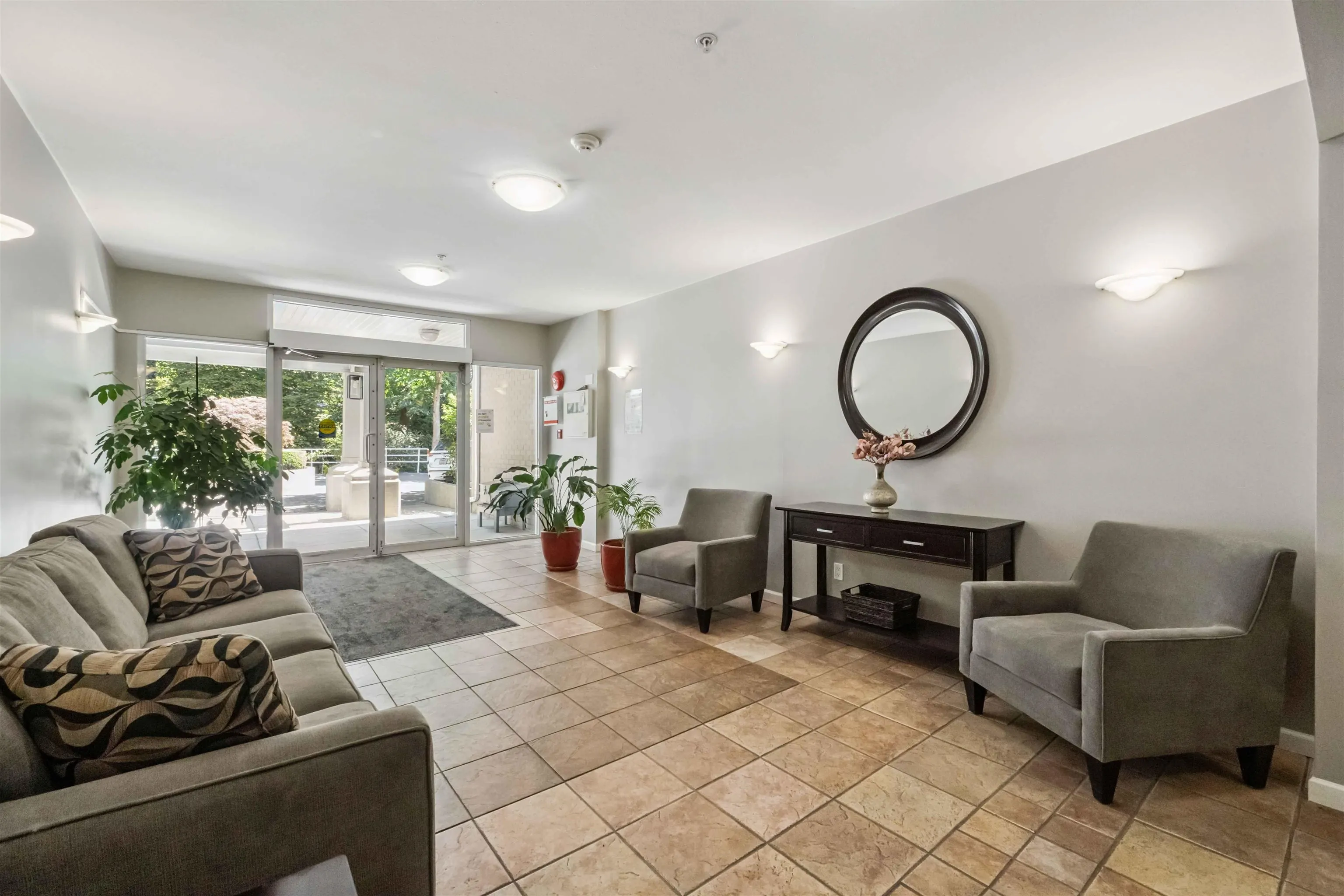 206 22233 River Road