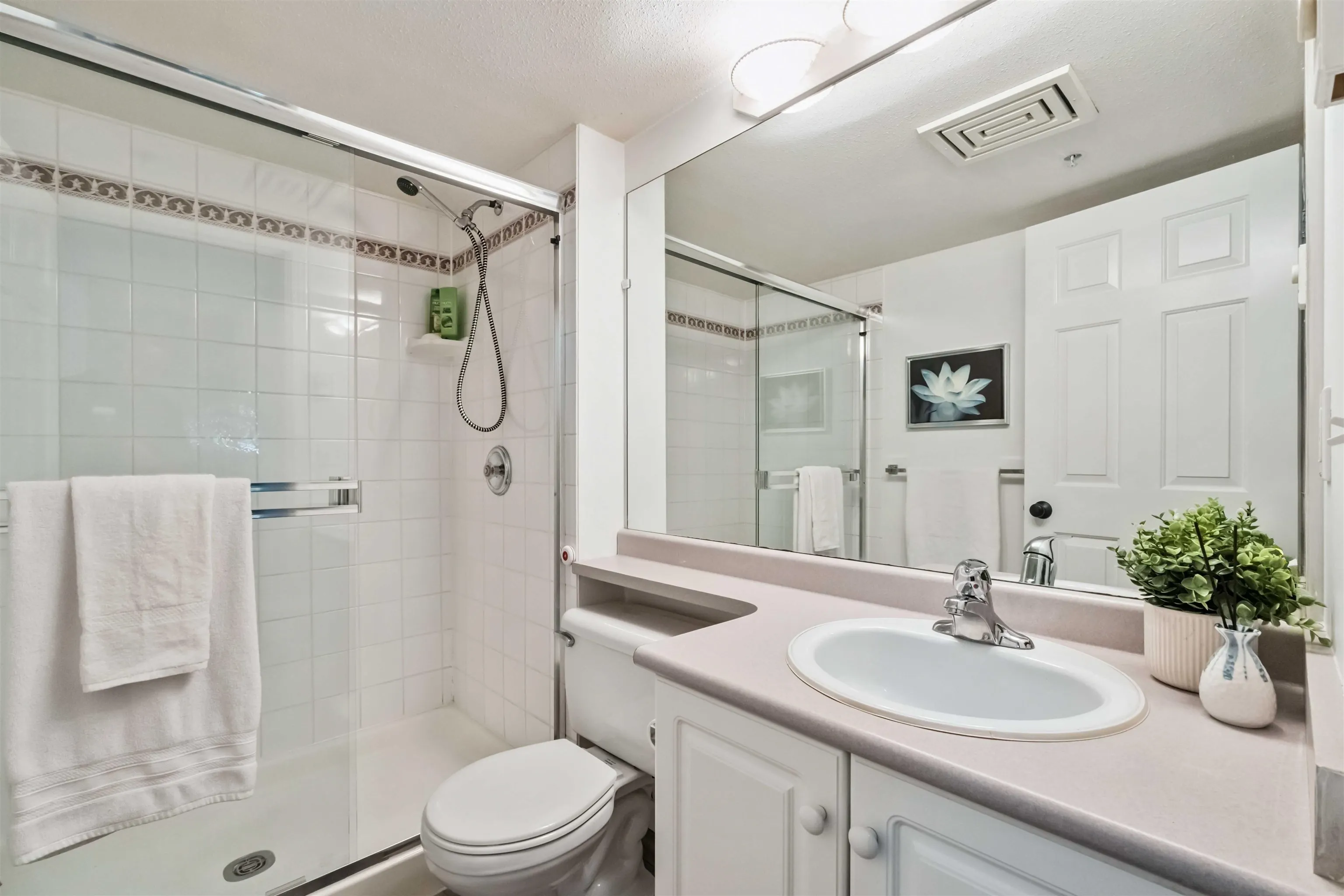 206 22233 River Road
