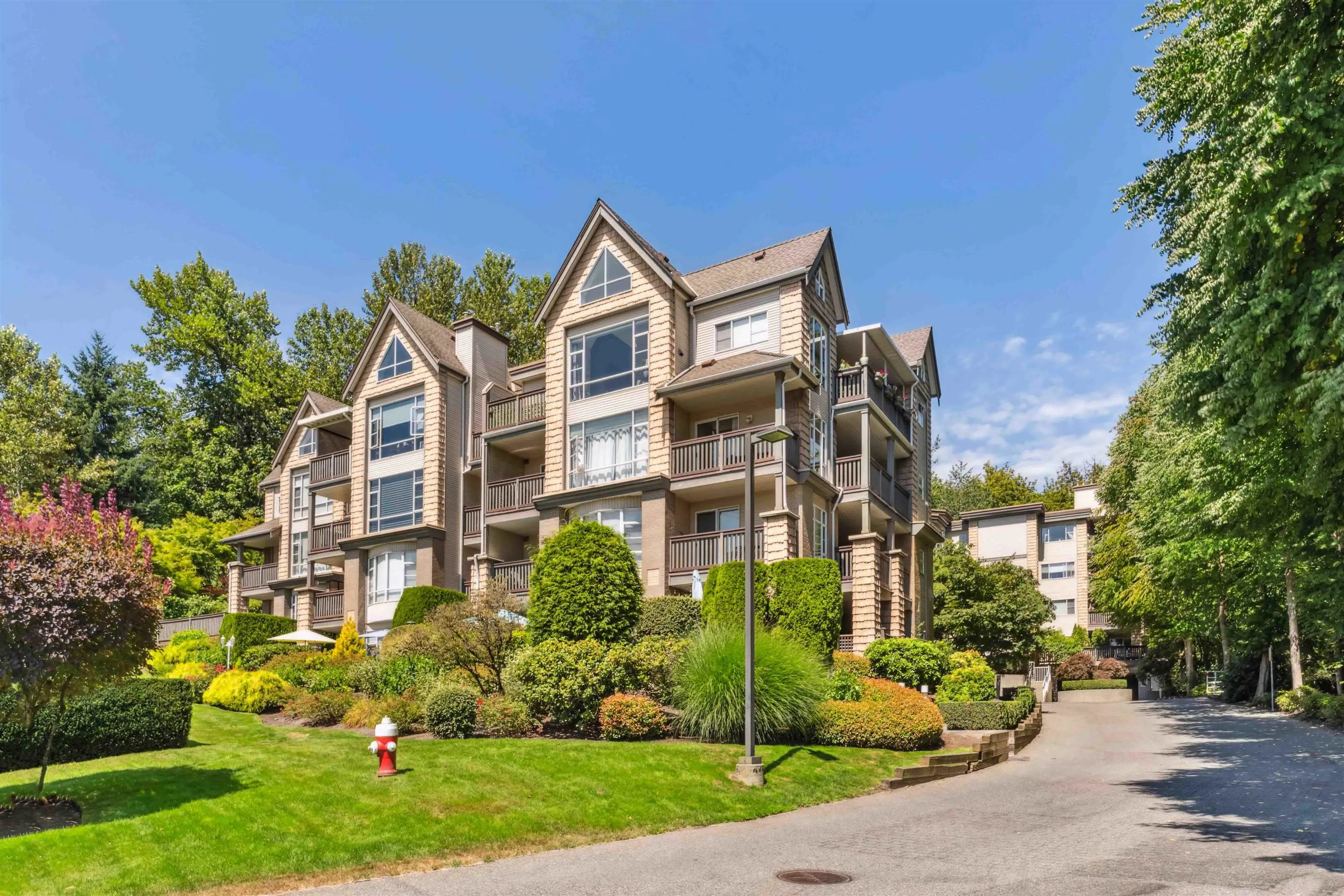 206 22233 River Road