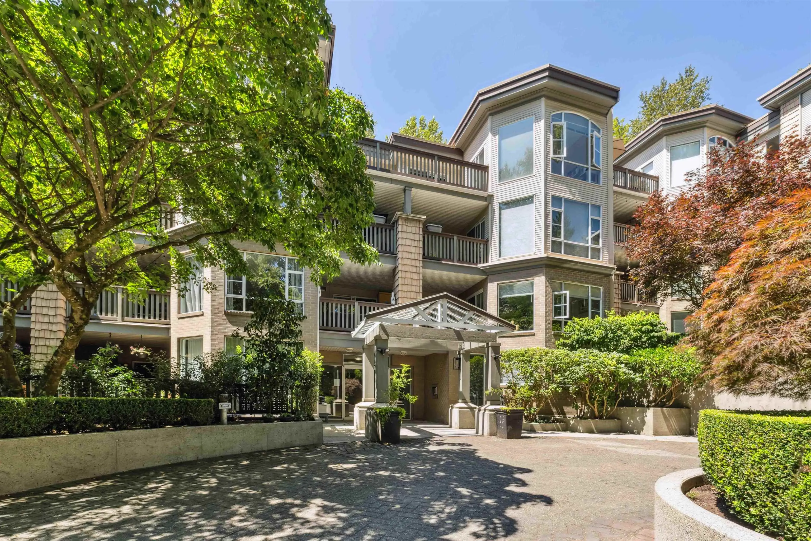 206 22233 River Road