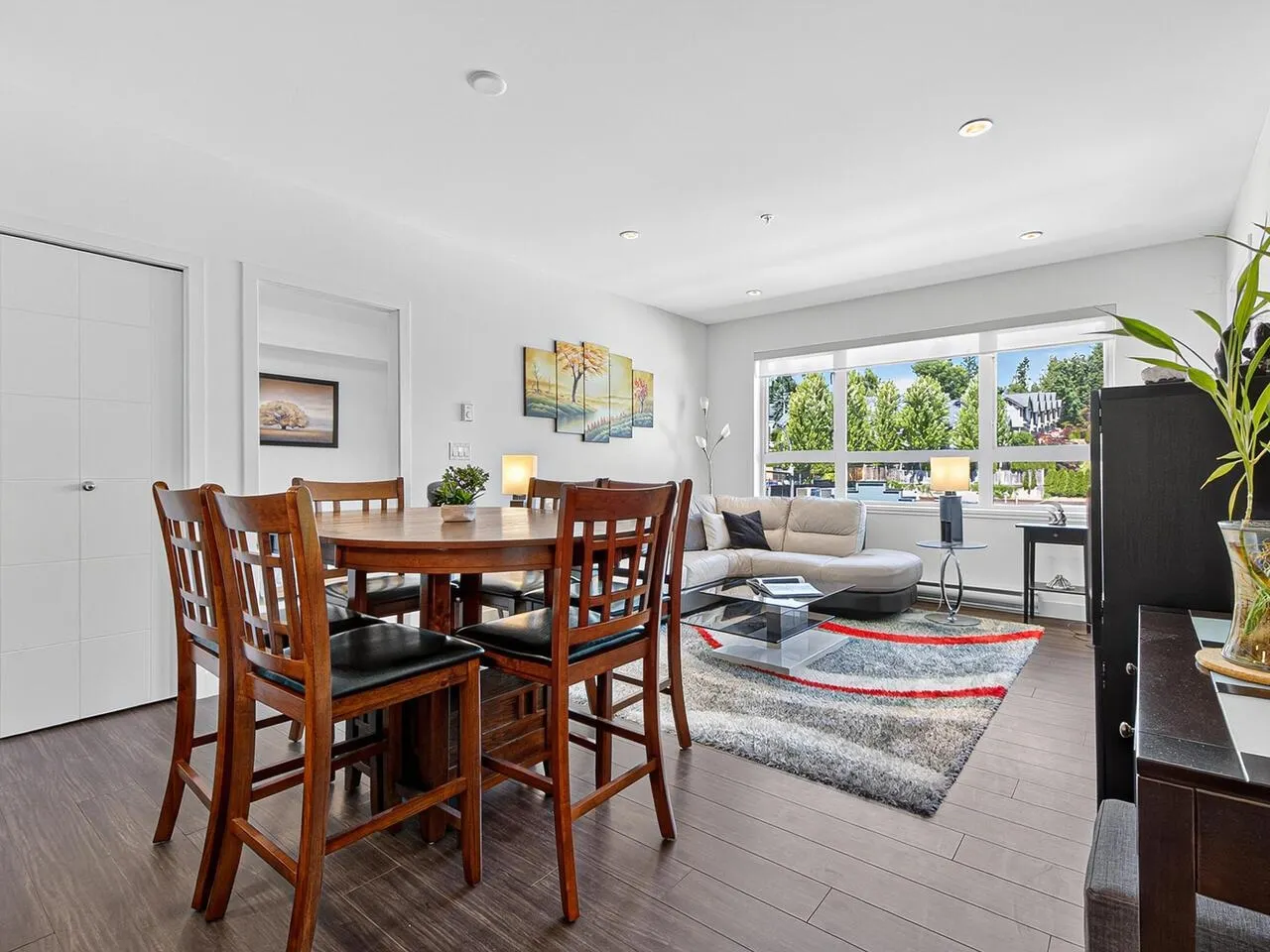 303 5688 Hastings Street