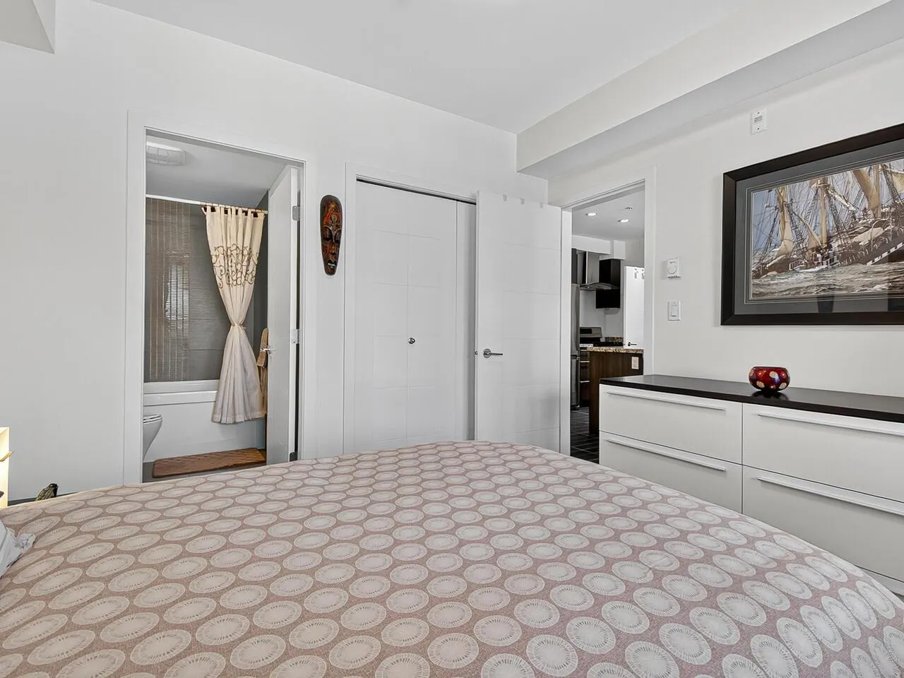303 5688 Hastings Street
