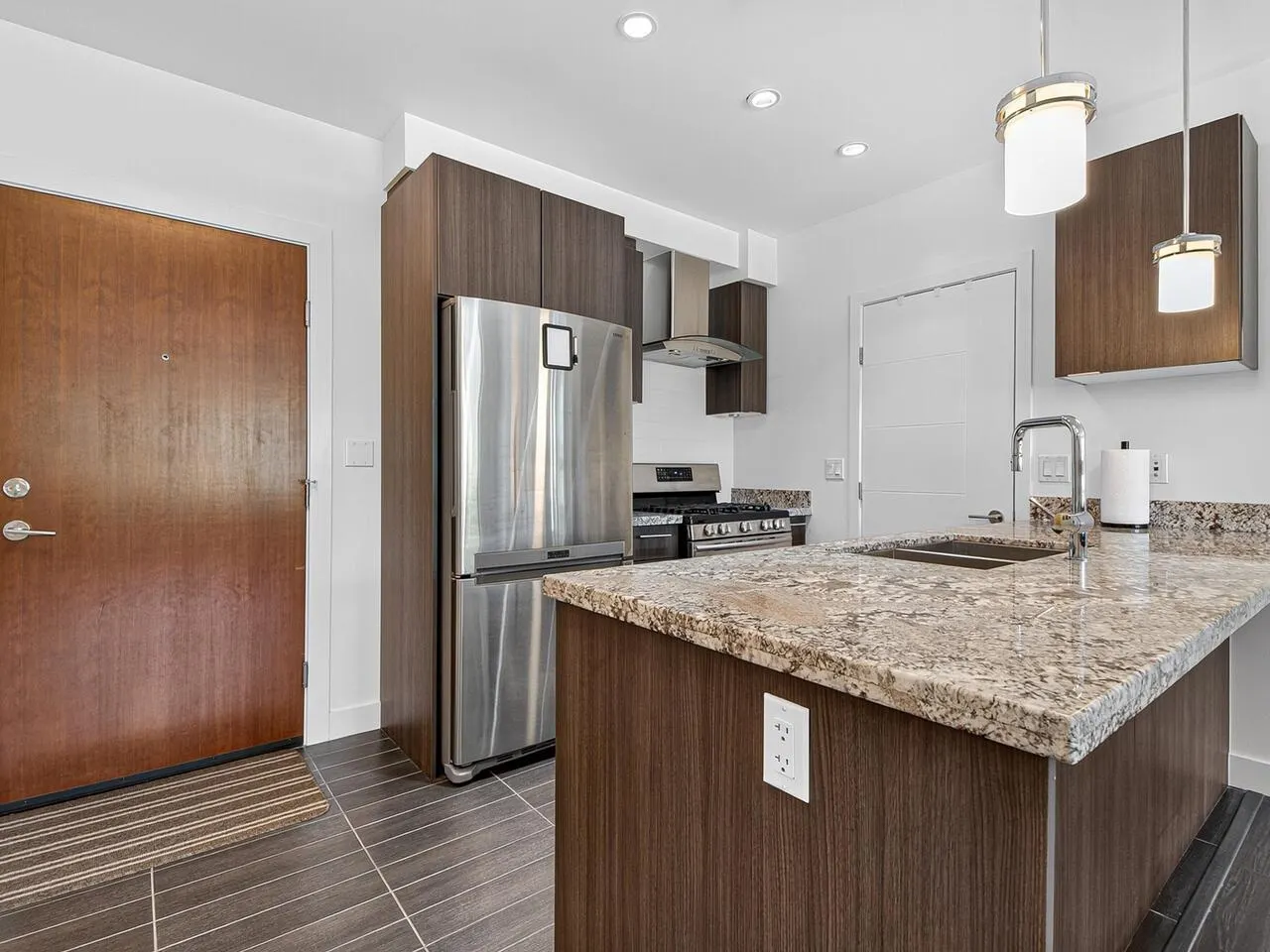 303 5688 Hastings Street