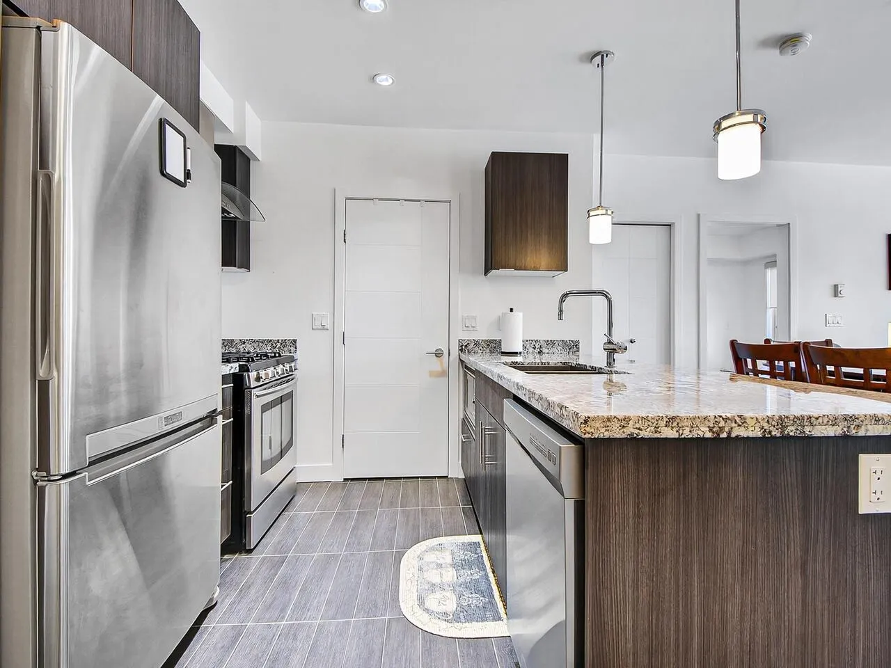 303 5688 Hastings Street