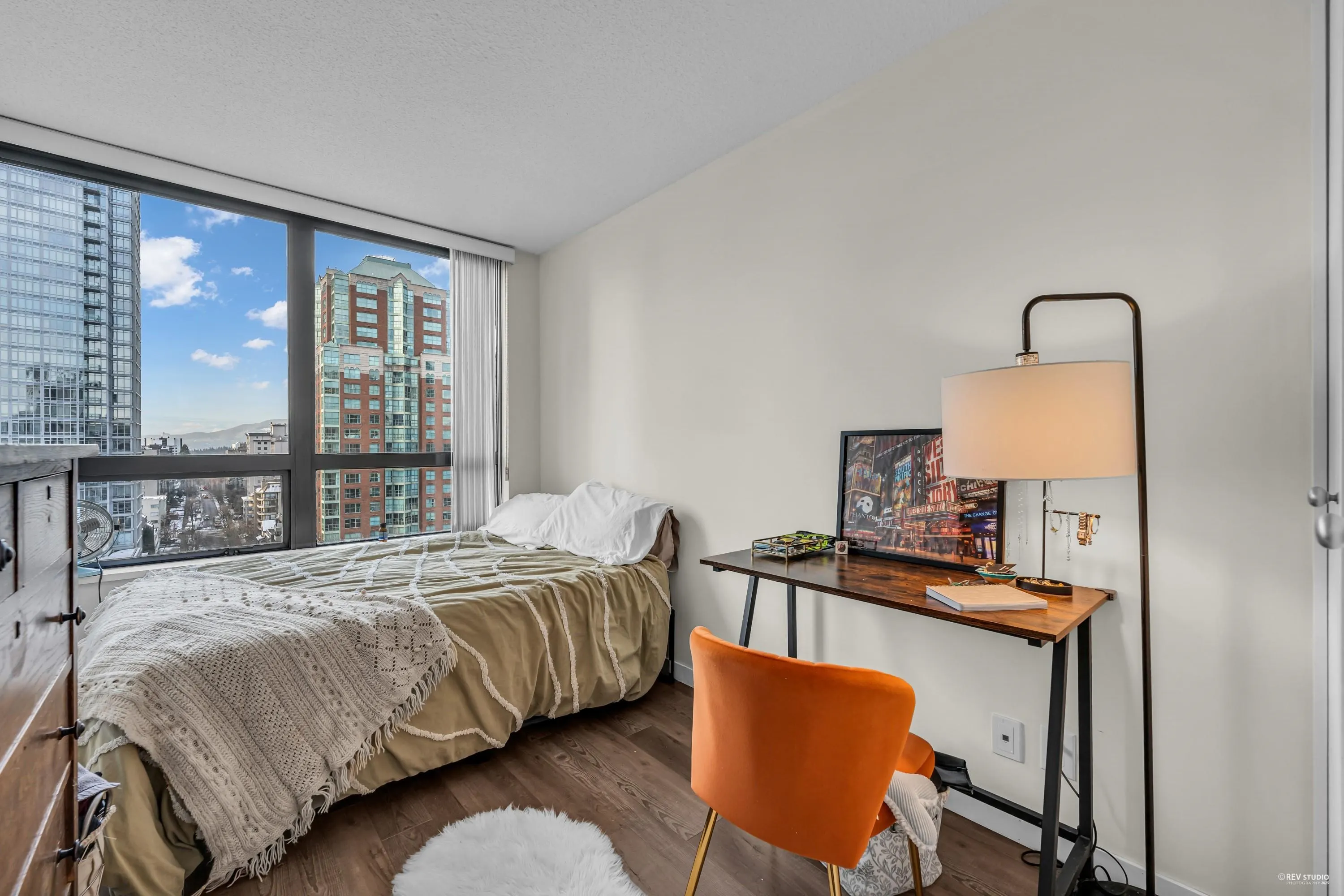 1609 938 Smithe Street