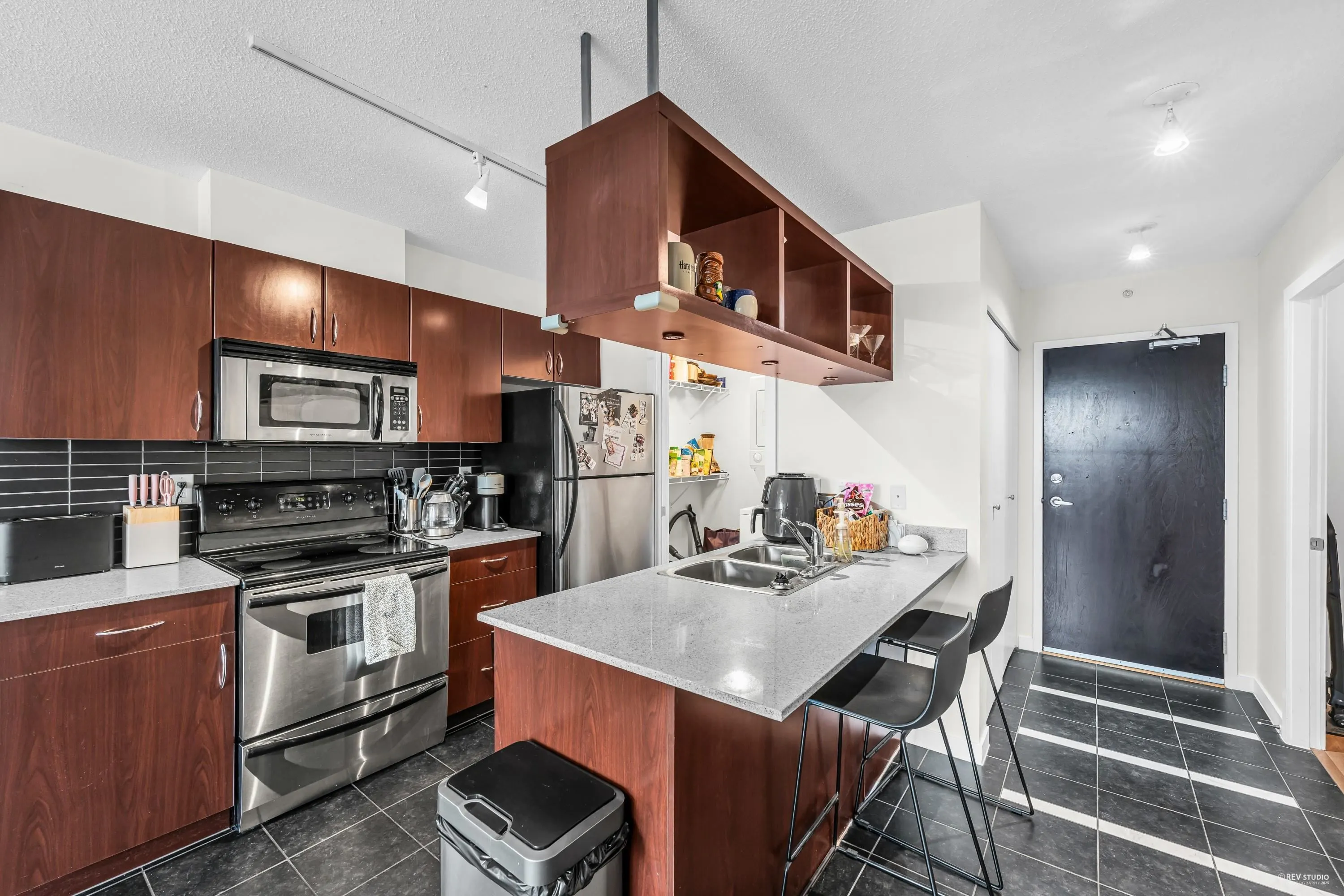 1609 938 Smithe Street