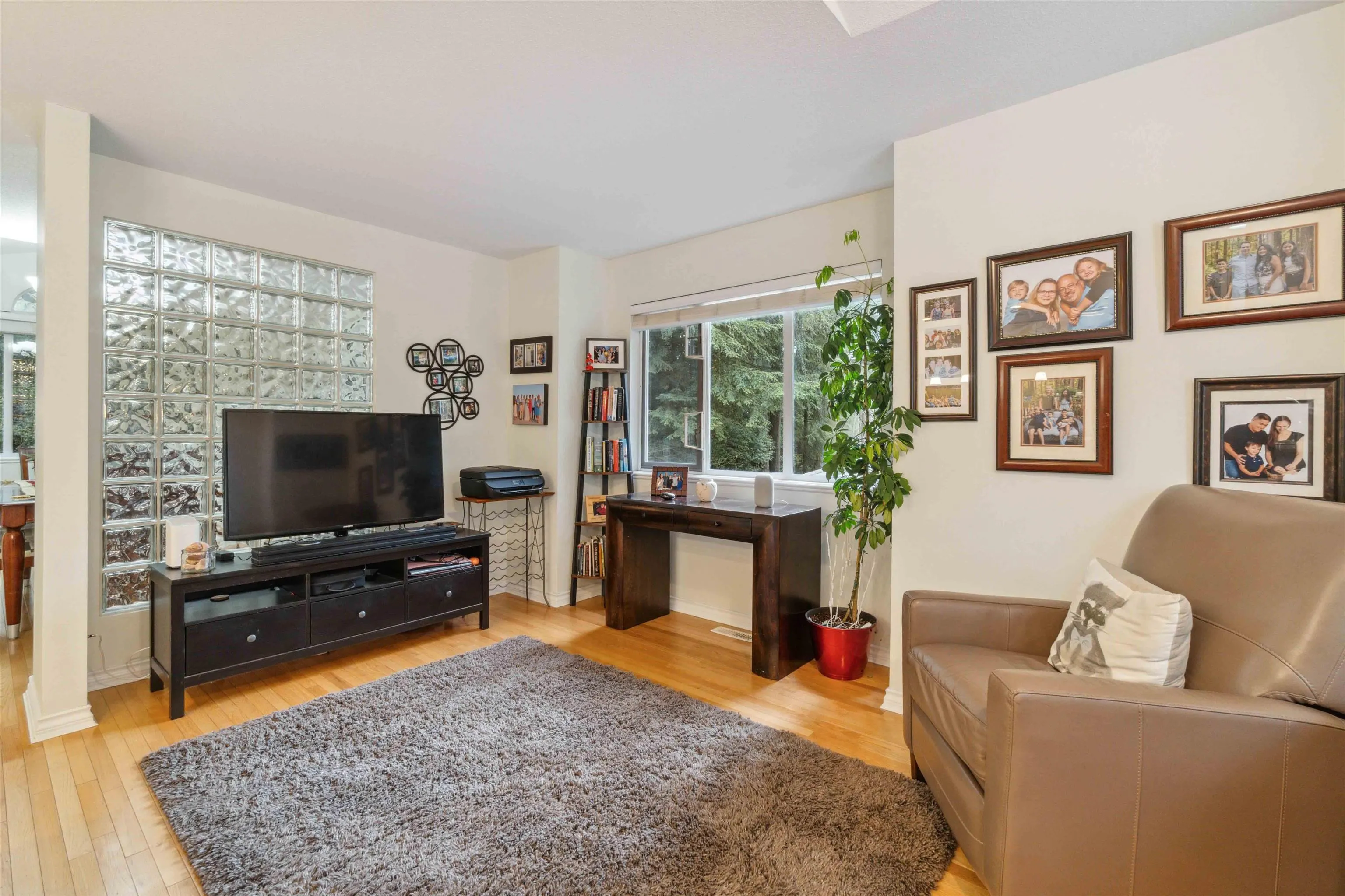 28 Deerwood Place