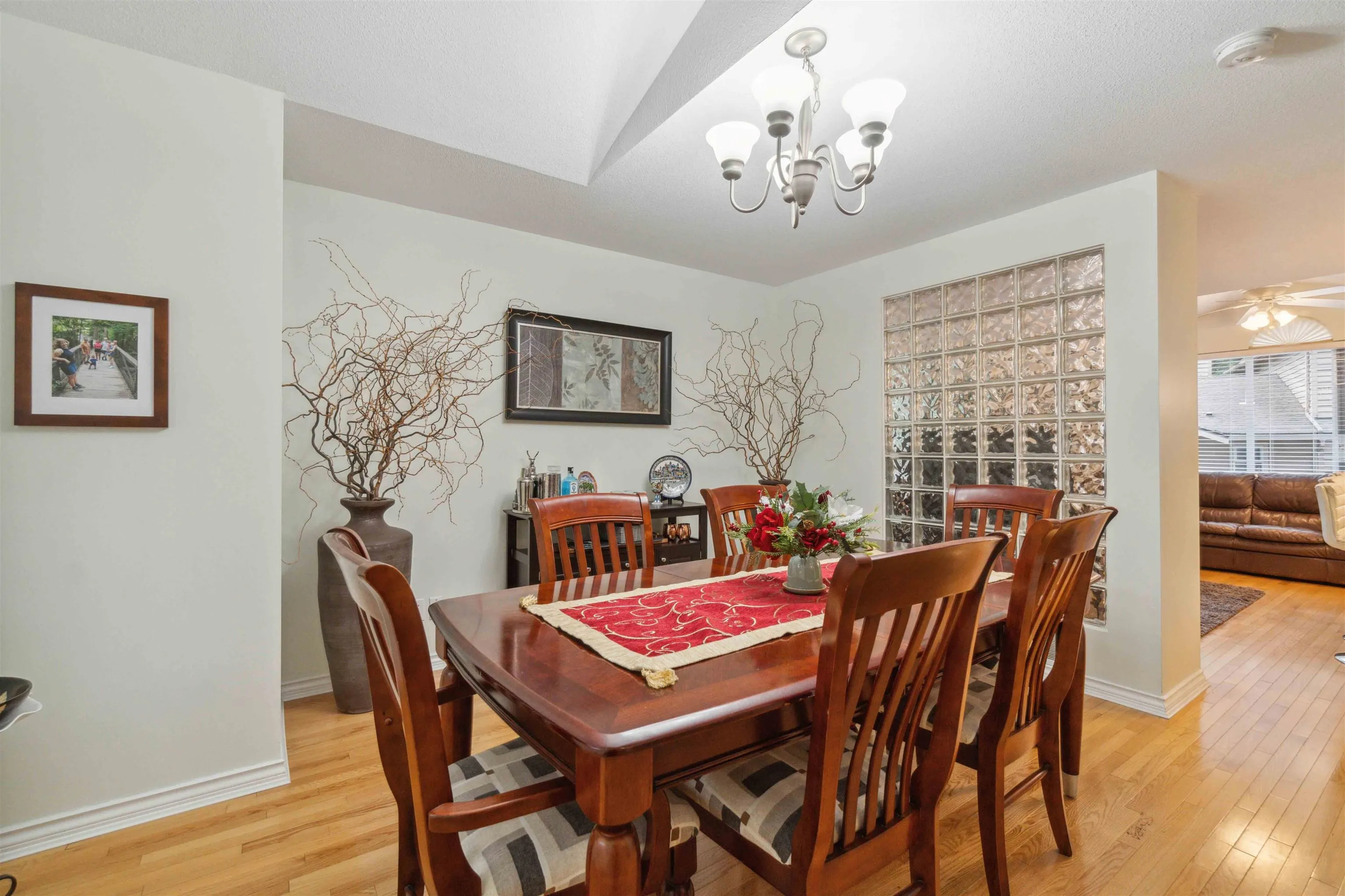 28 Deerwood Place