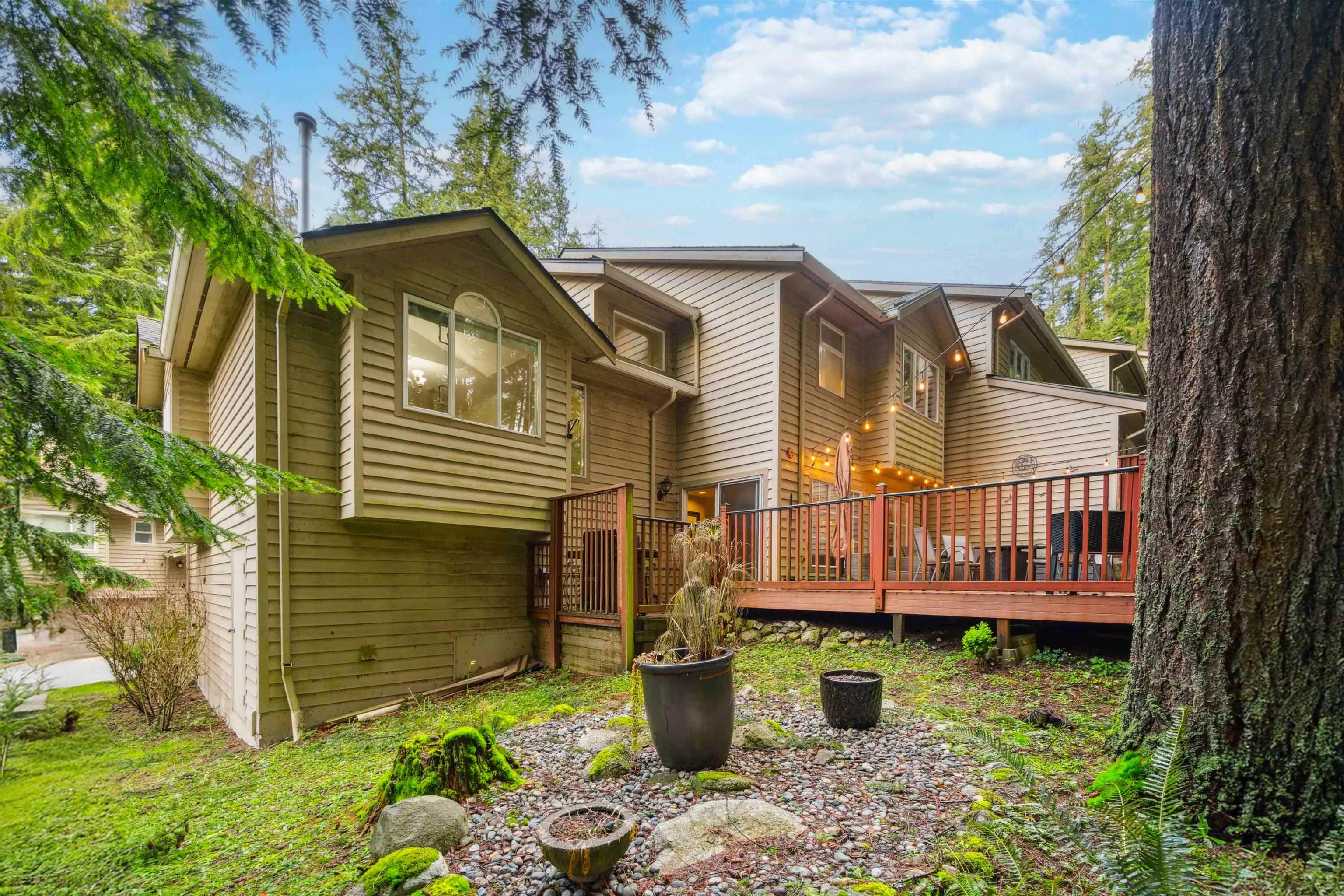 28 Deerwood Place