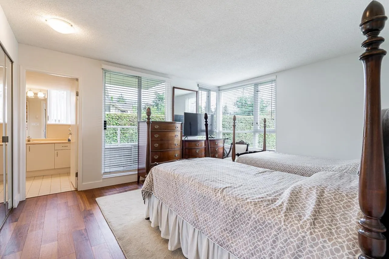 301 2203 Bellevue Avenue