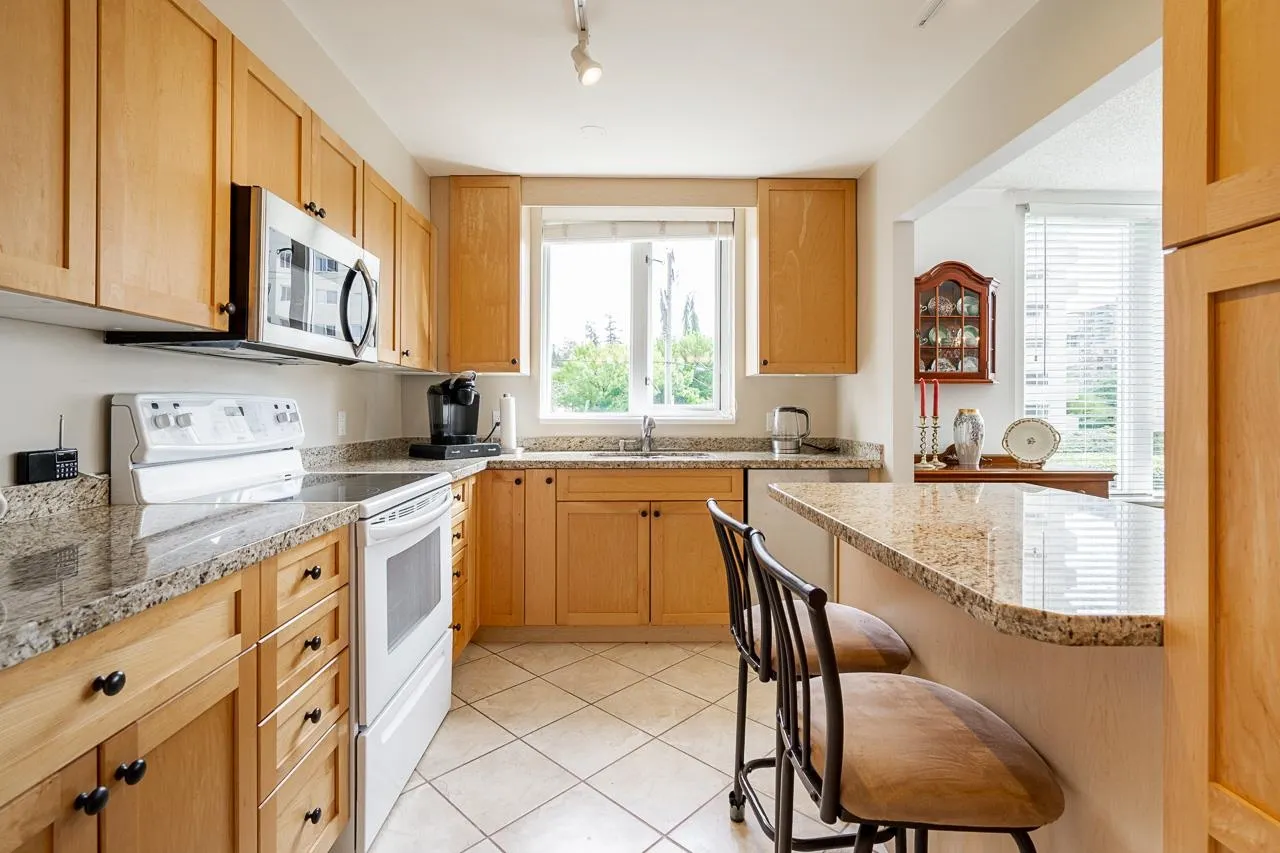 301 2203 Bellevue Avenue