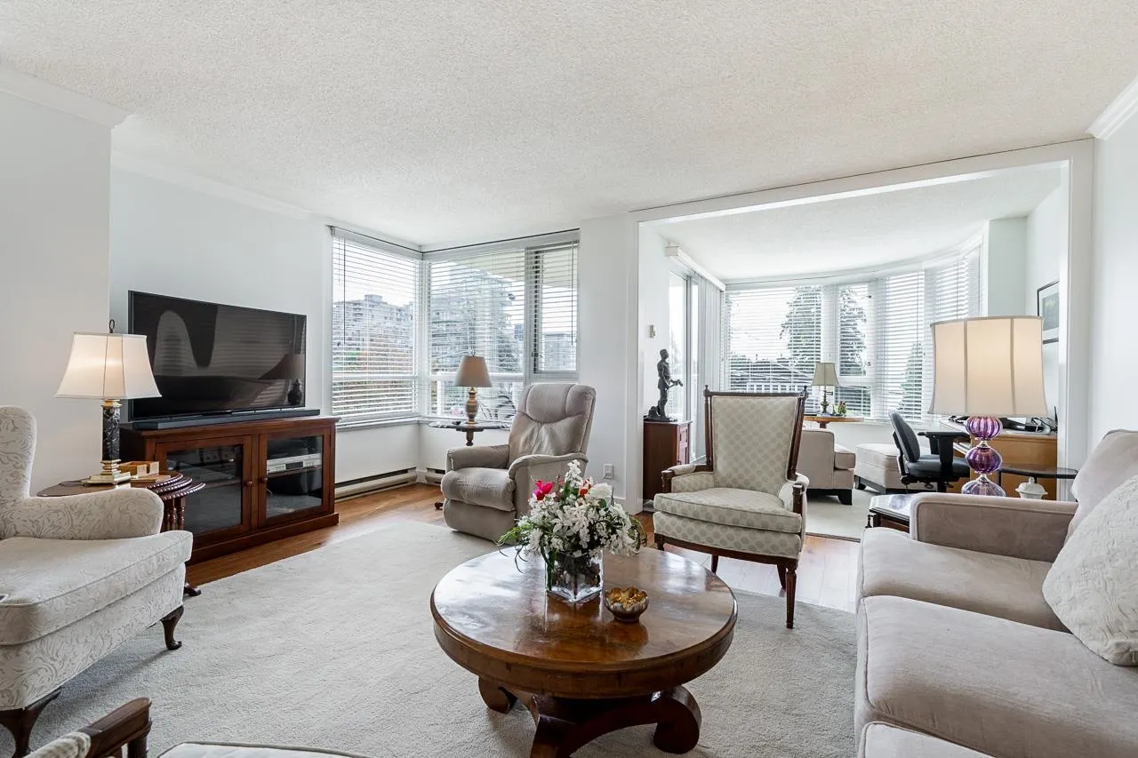 301 2203 Bellevue Avenue