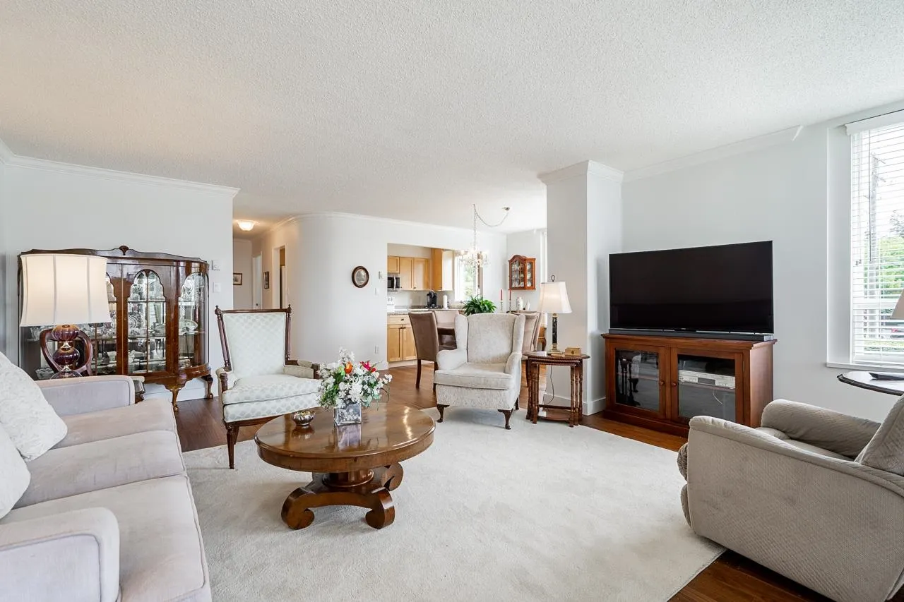 301 2203 Bellevue Avenue