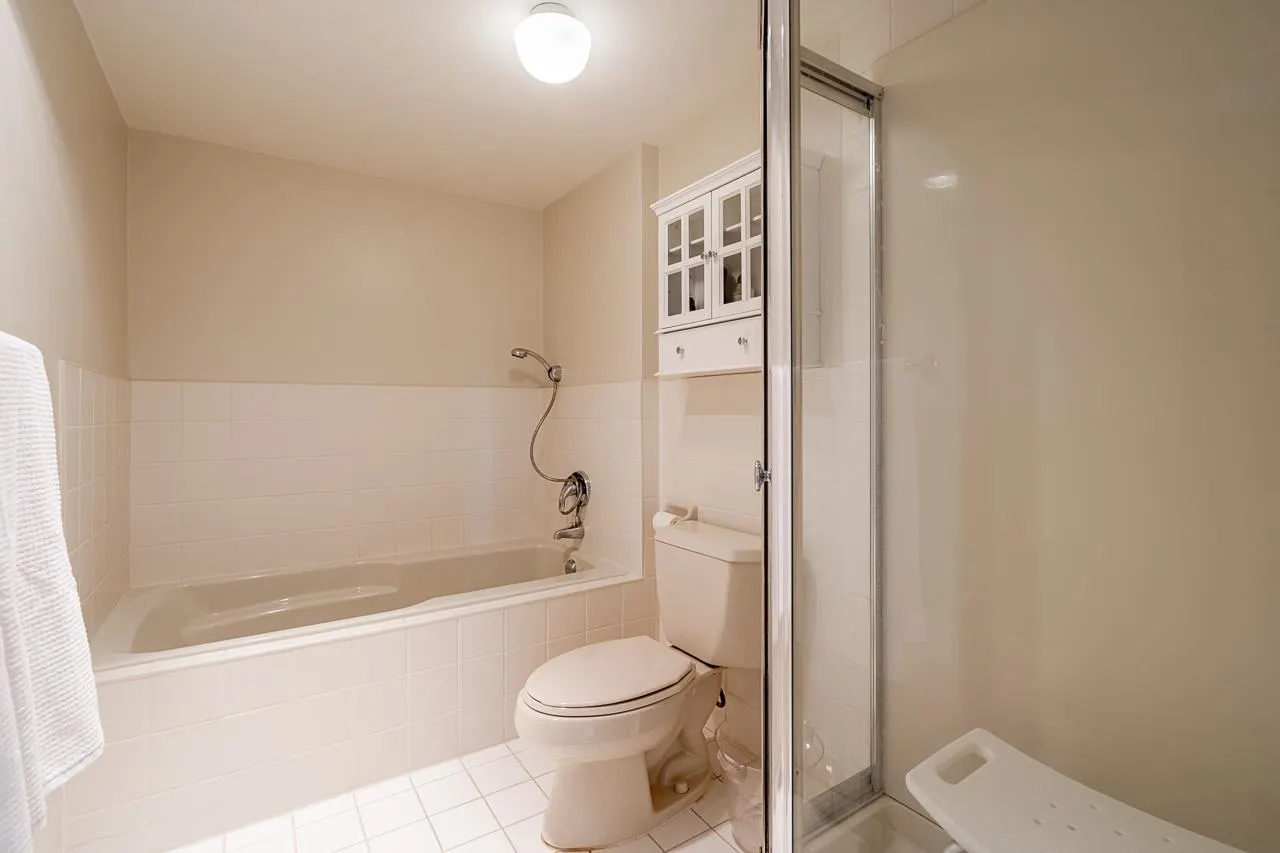 301 2203 Bellevue Avenue