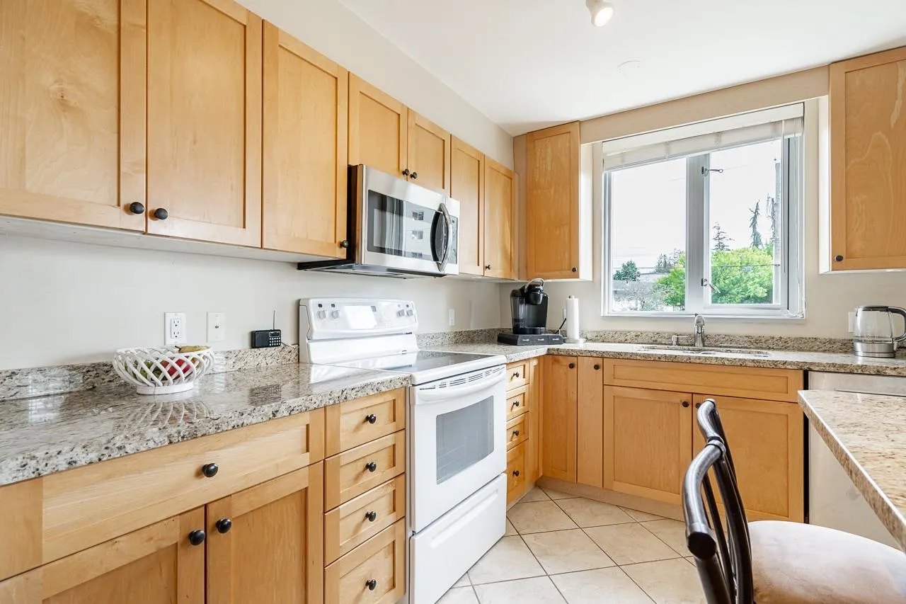 301 2203 Bellevue Avenue