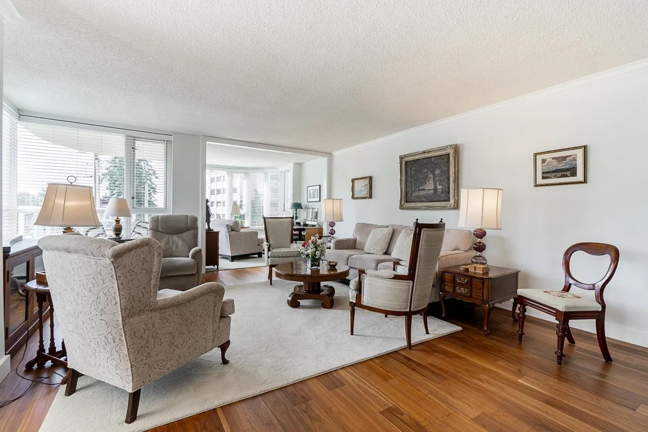 301 2203 Bellevue Avenue