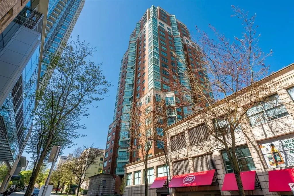 608 909 Burrard Street