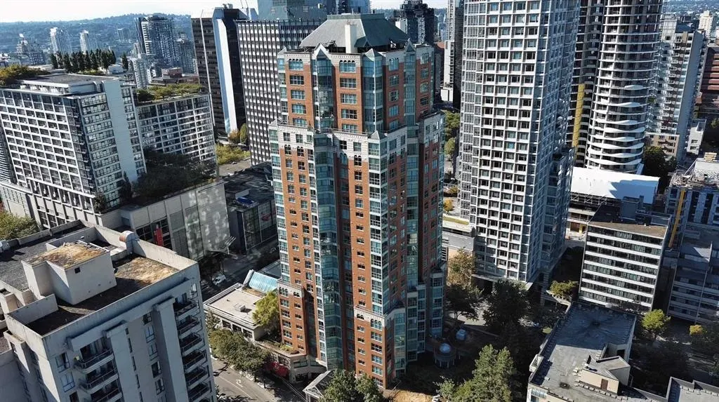608 909 Burrard Street