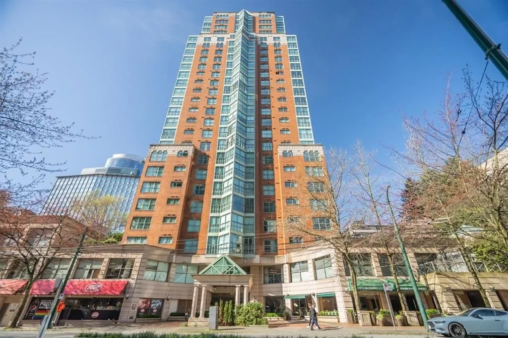 608 909 Burrard Street