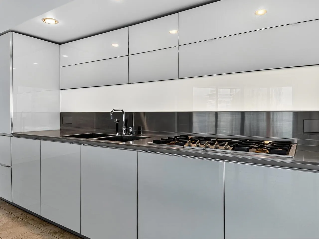 3504 838 W Hastings Street