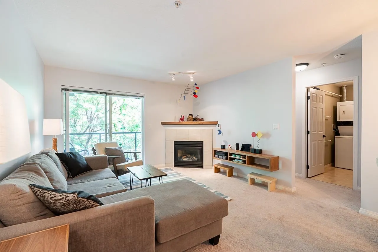 303 1280 Merklin Street