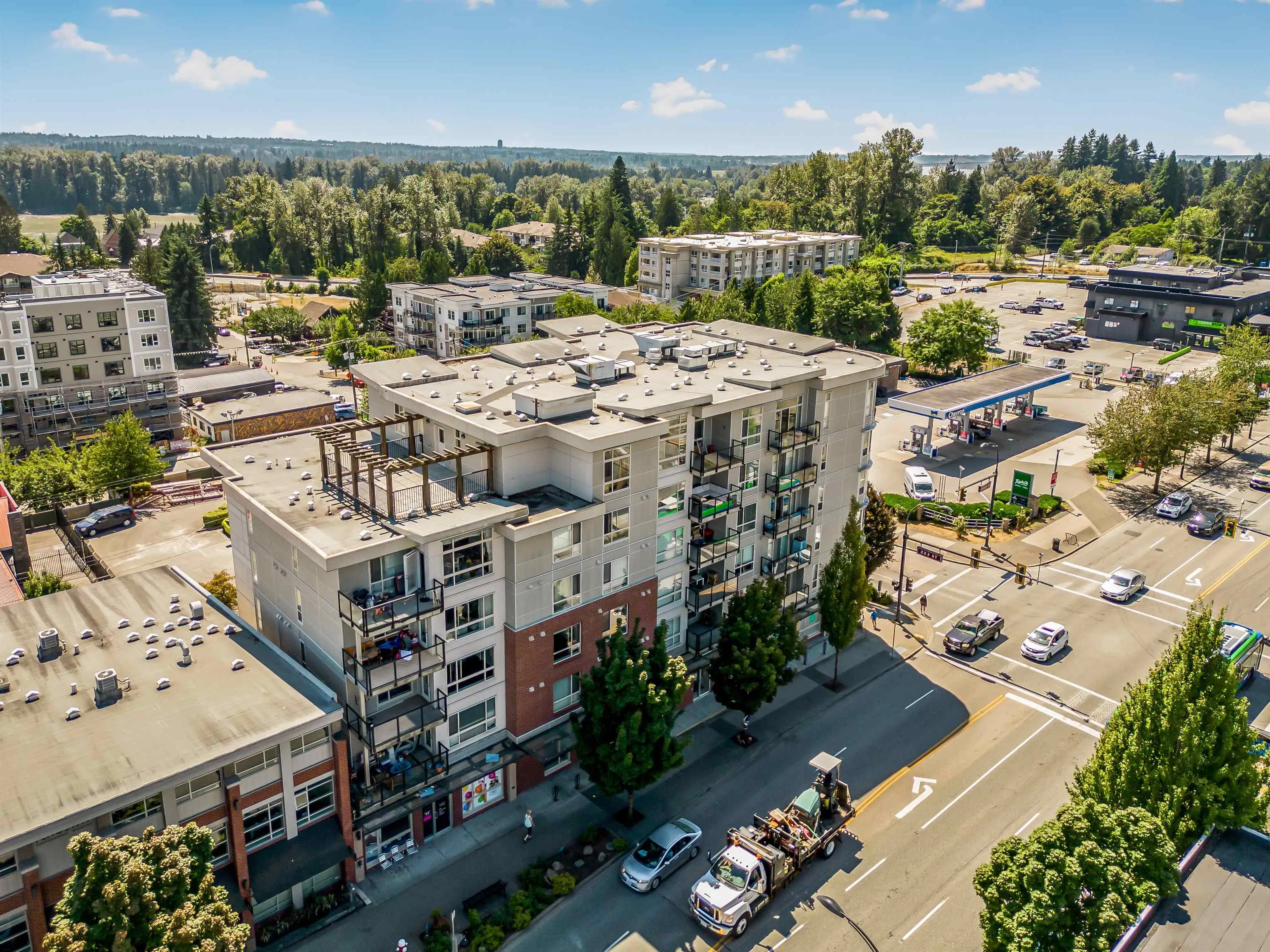 604 22318 Lougheed Highway