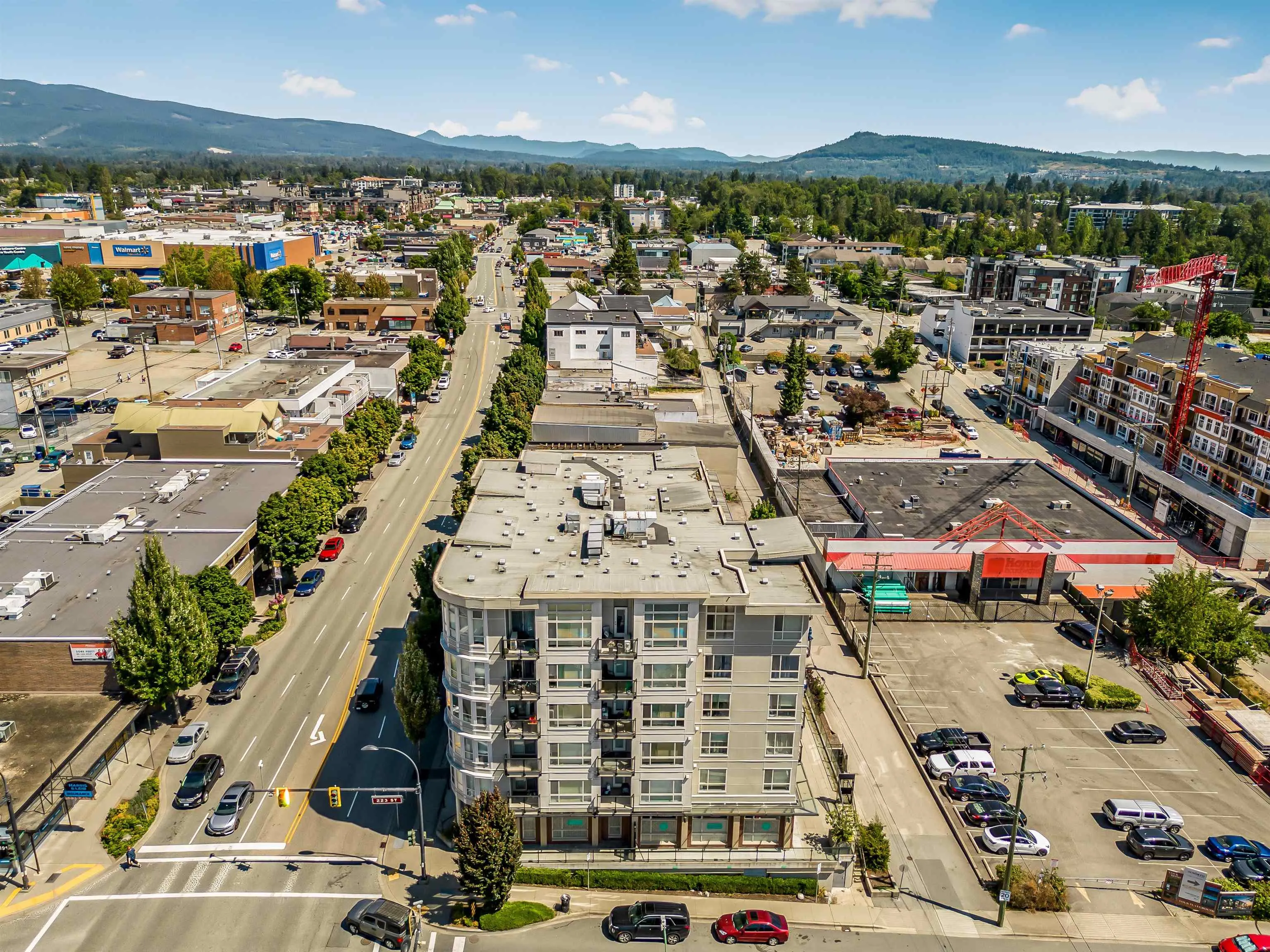 604 22318 Lougheed Highway