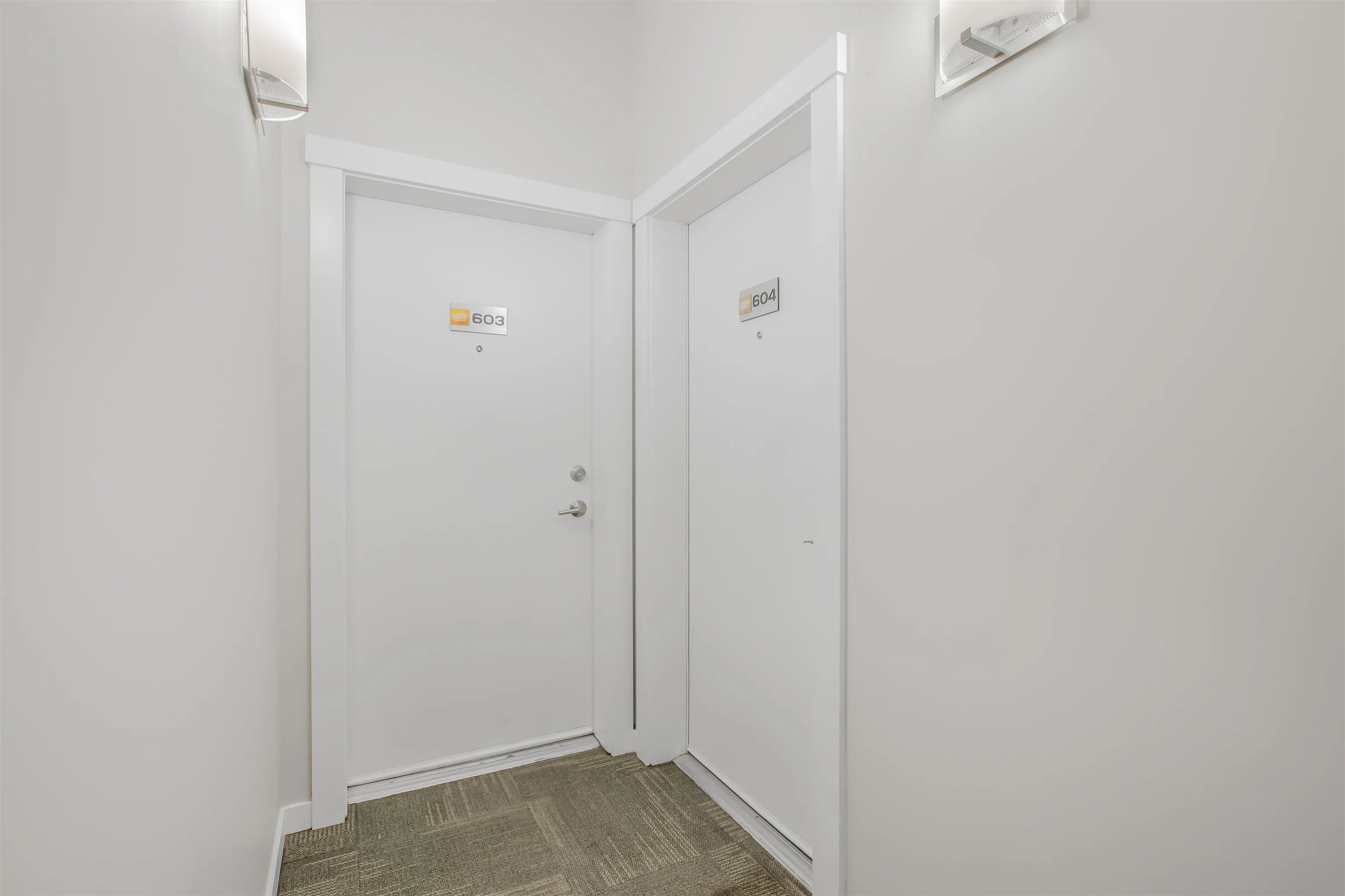 604 22318 Lougheed Highway