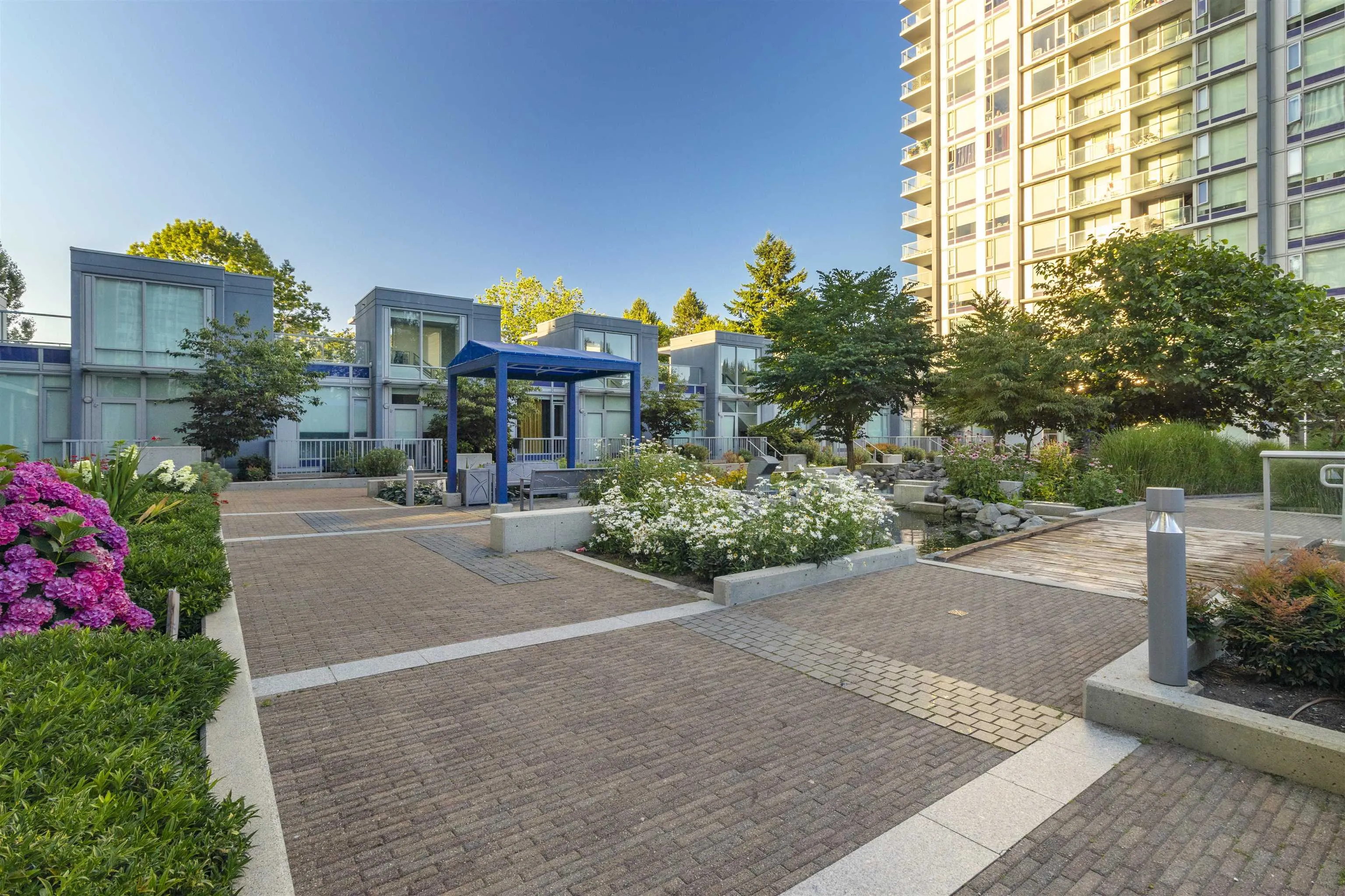 3607 13696 100 Avenue