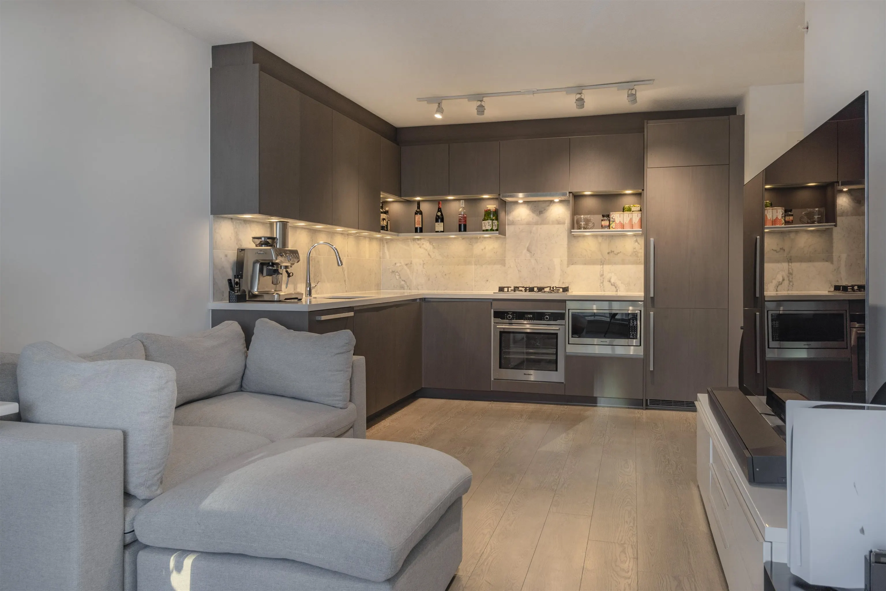 3607 13696 100 Avenue