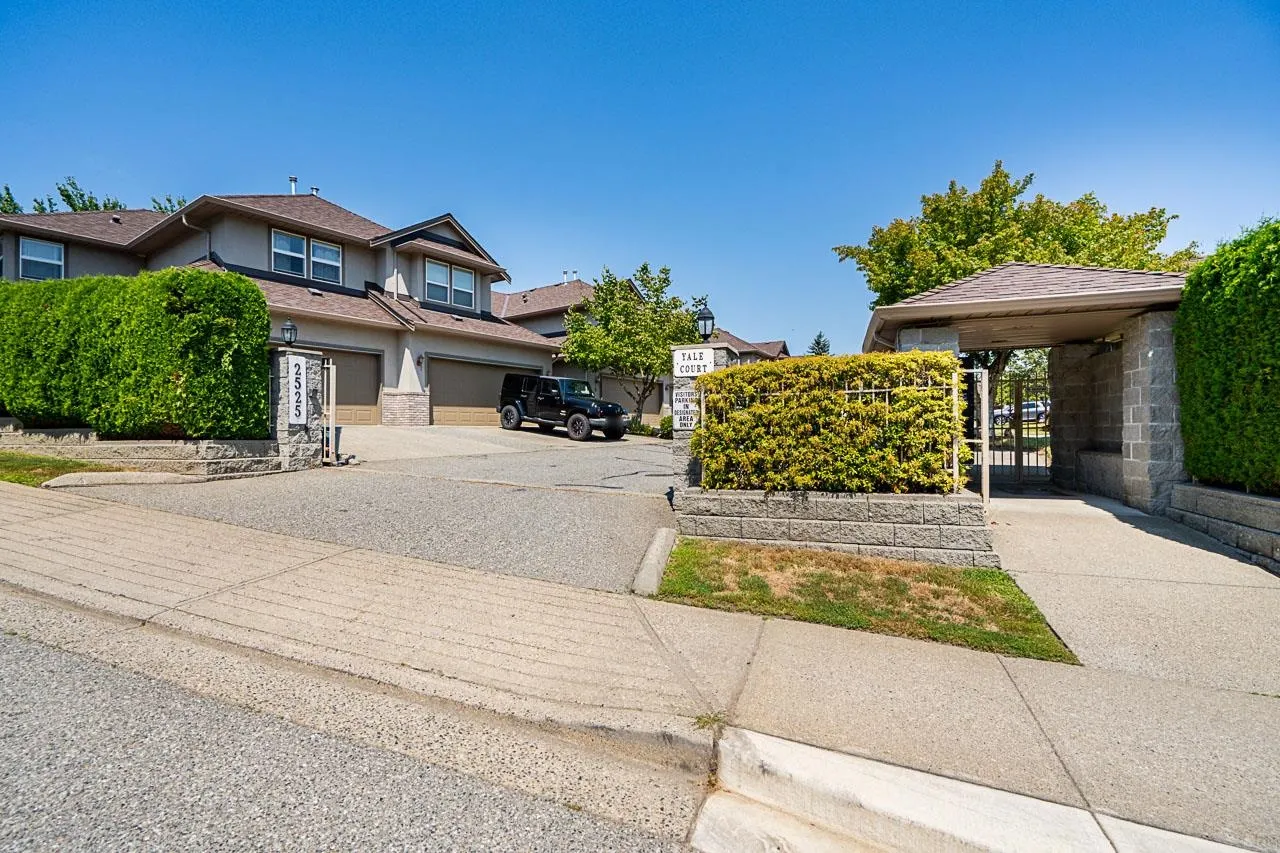 12 2525 Yale Court