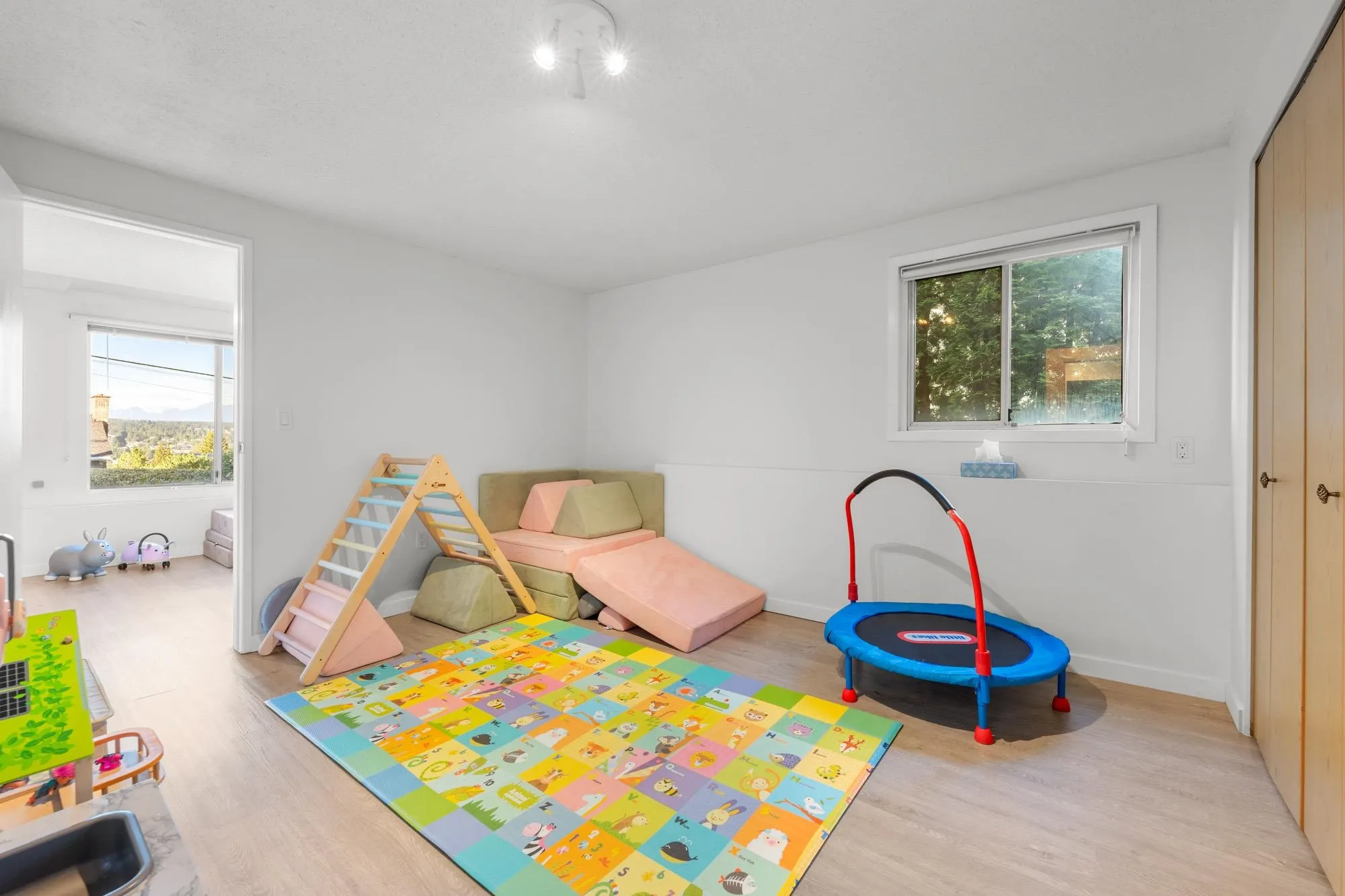 827 Burnaby Street