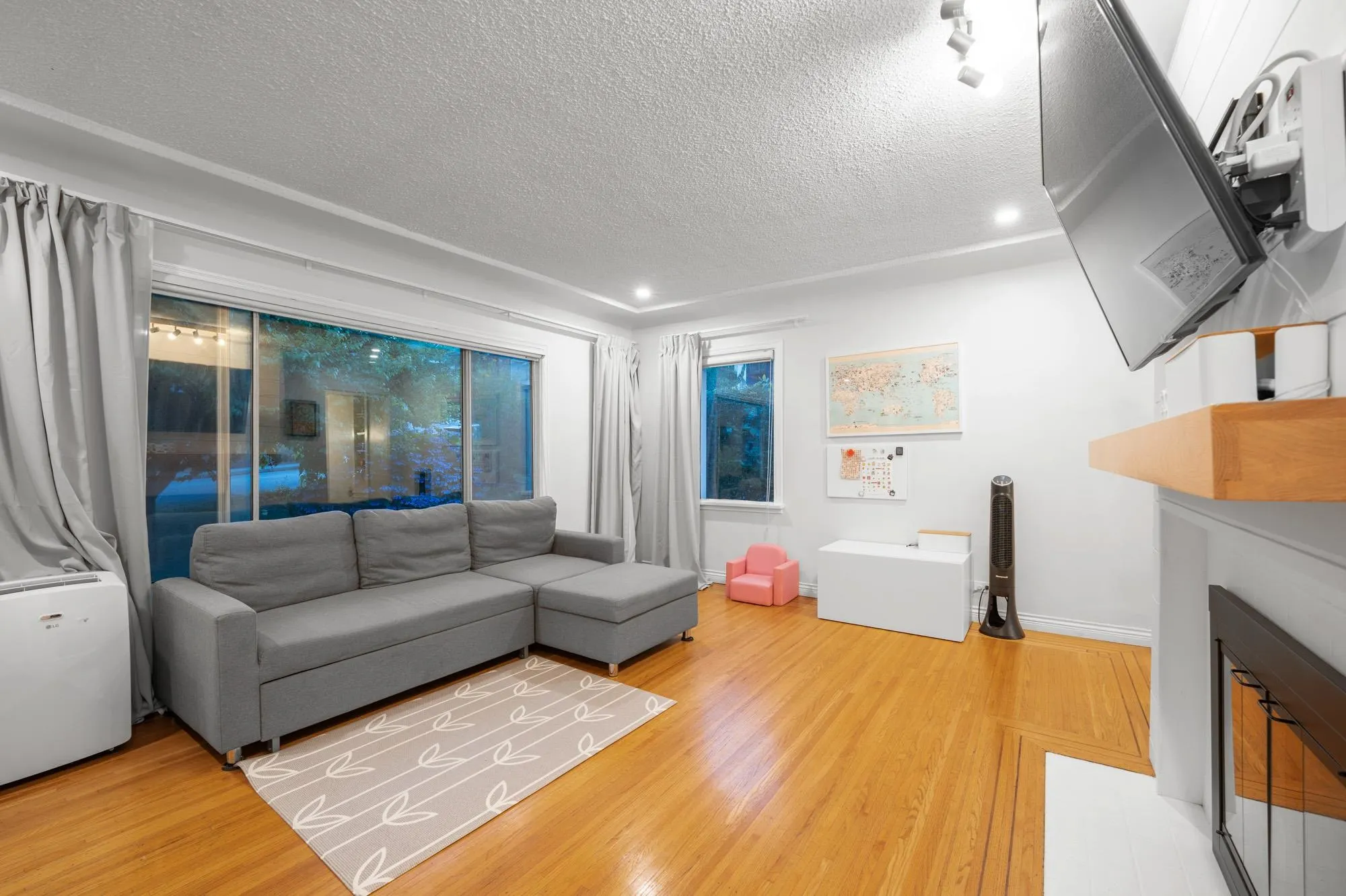 827 Burnaby Street