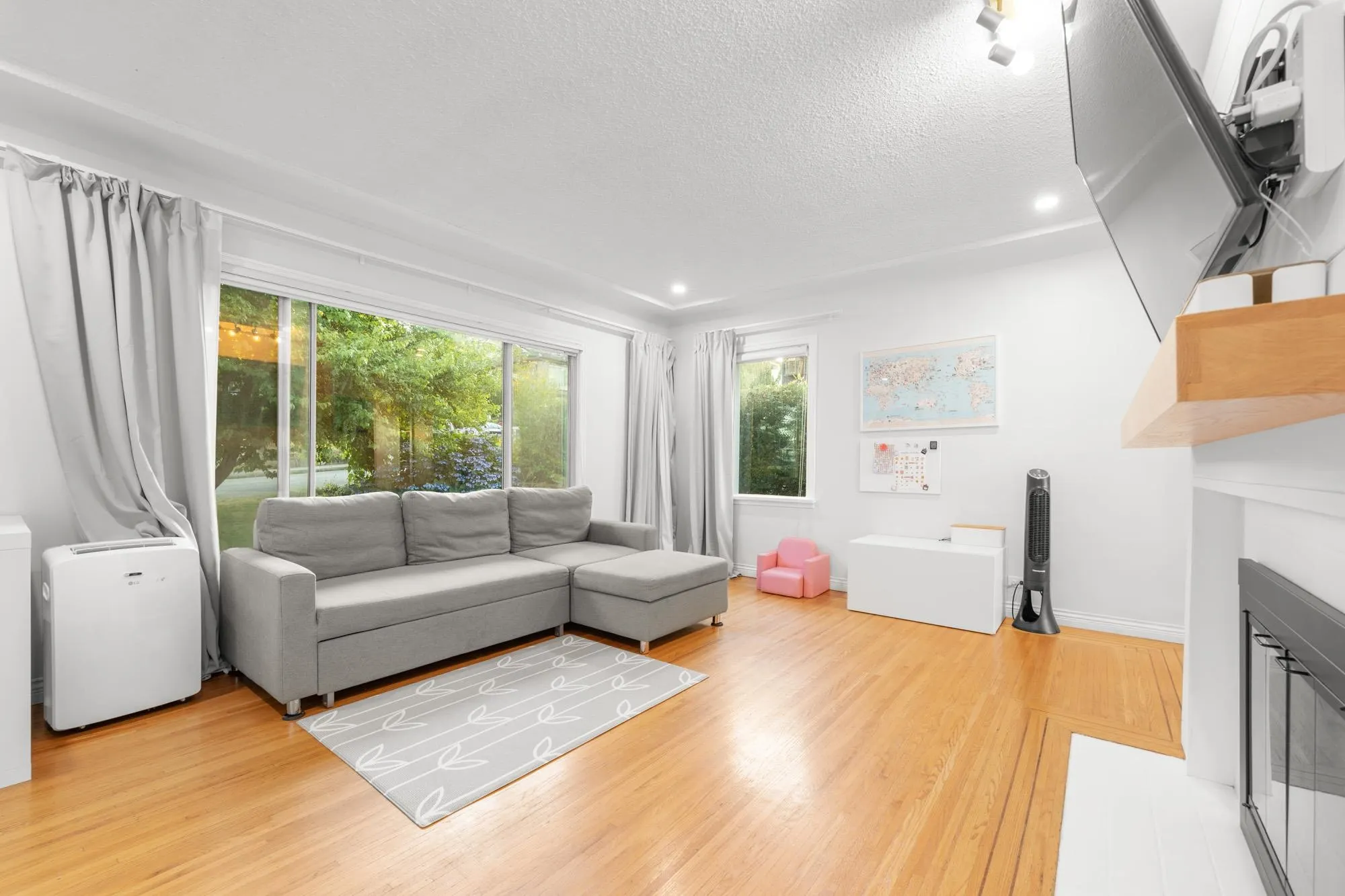 827 Burnaby Street