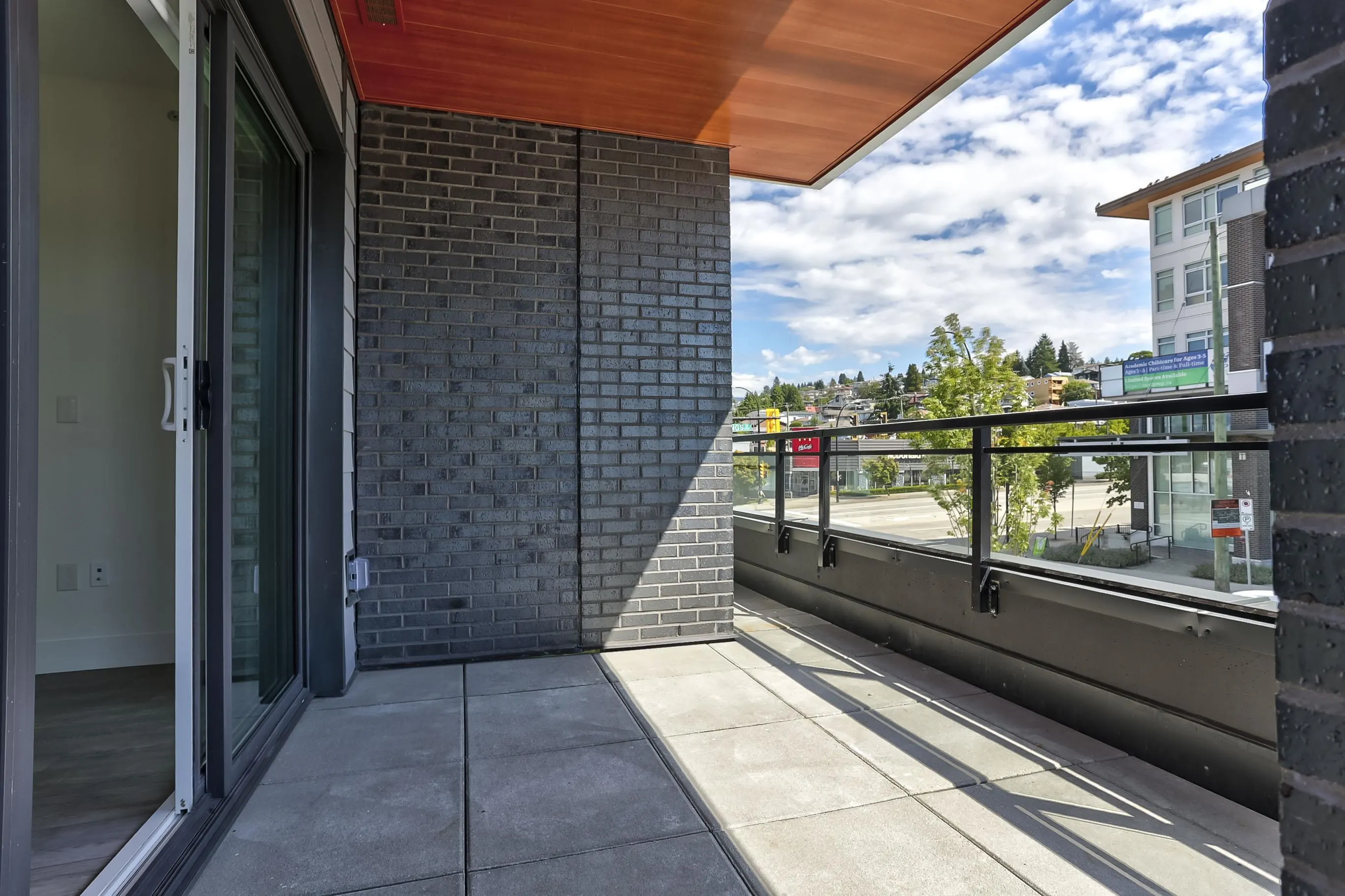 306 4788 Hastings Street