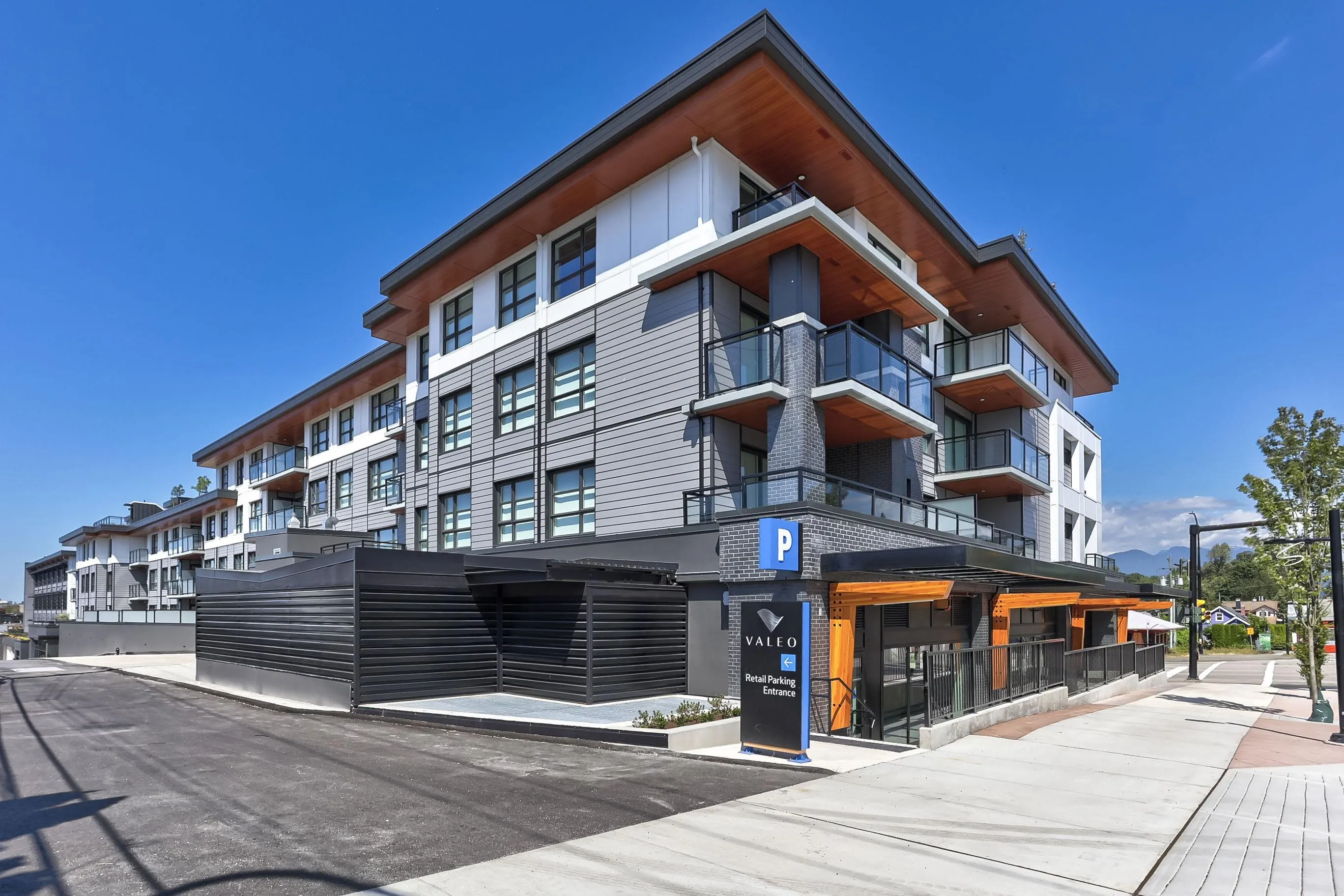 306 4788 Hastings Street