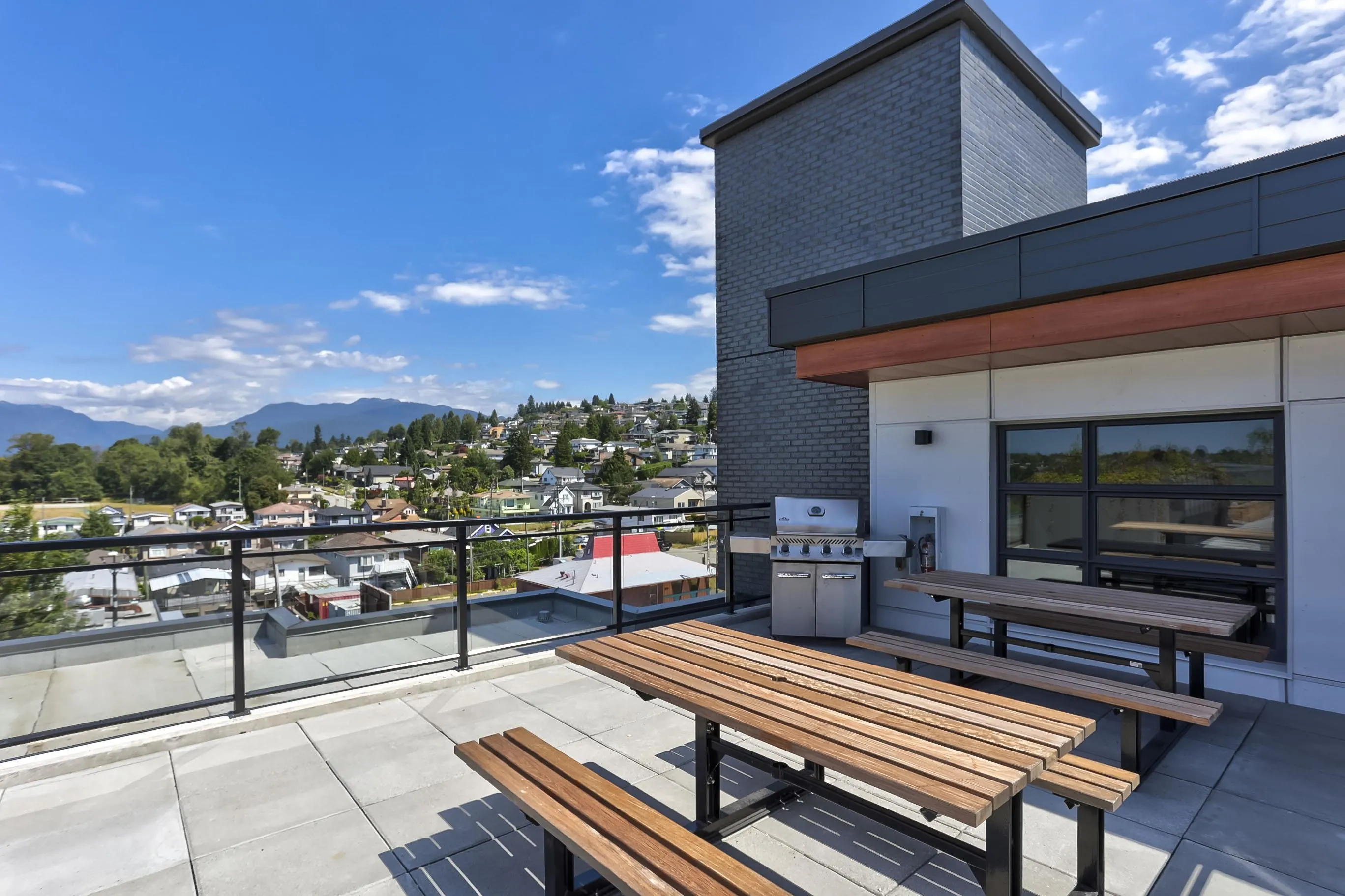 306 4788 Hastings Street