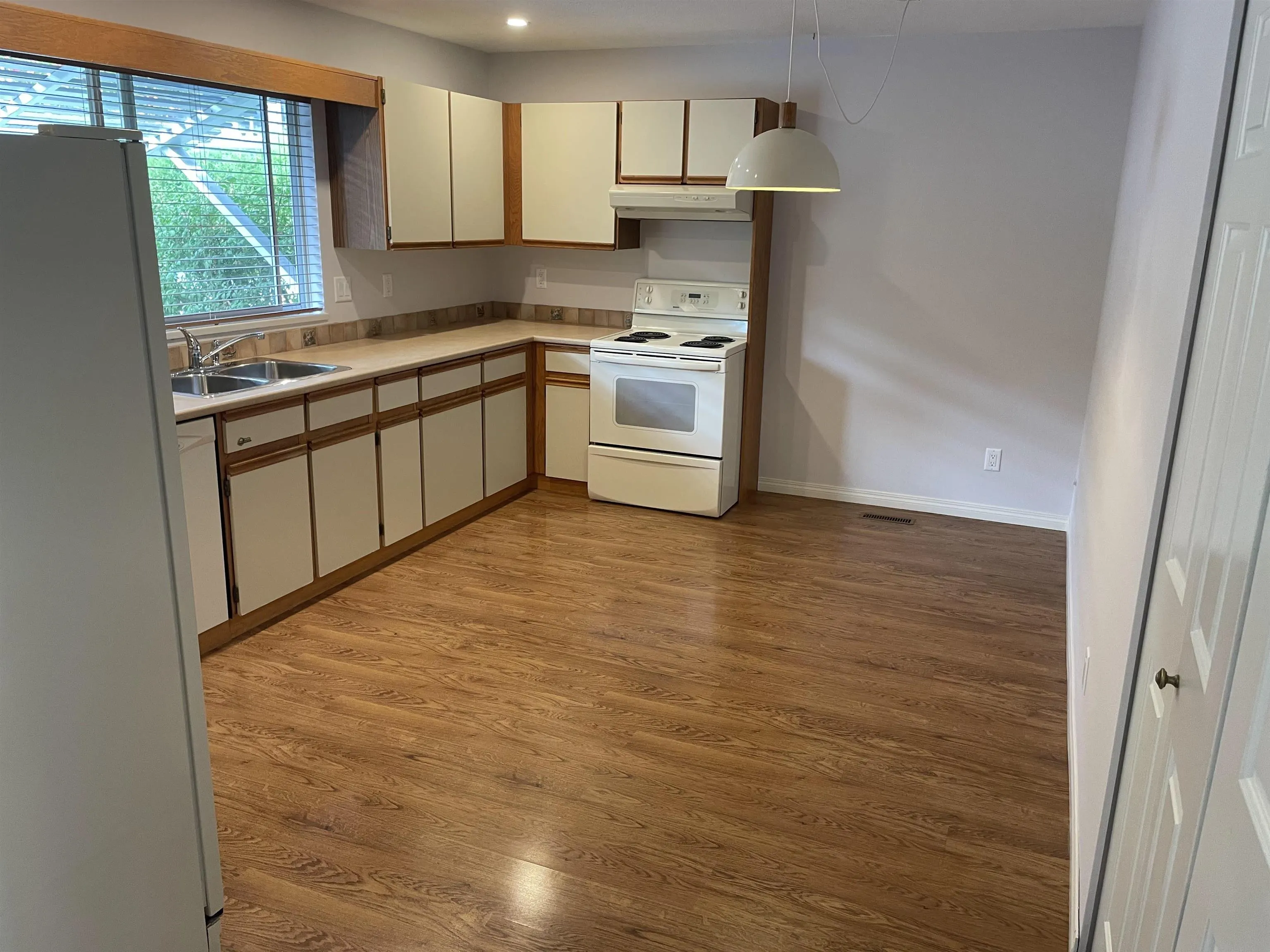 1426 View Crescent
