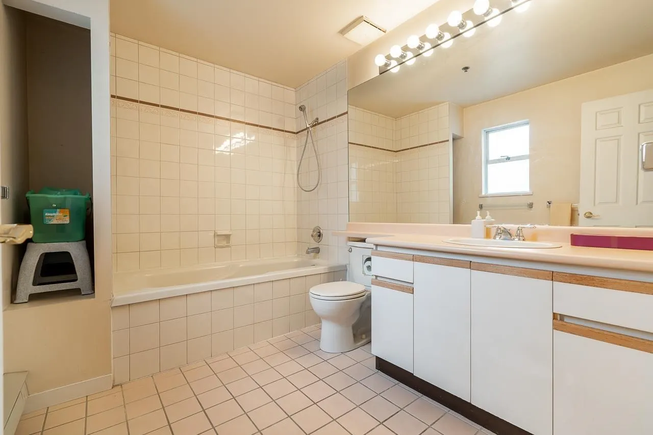 1449 Walnut Street