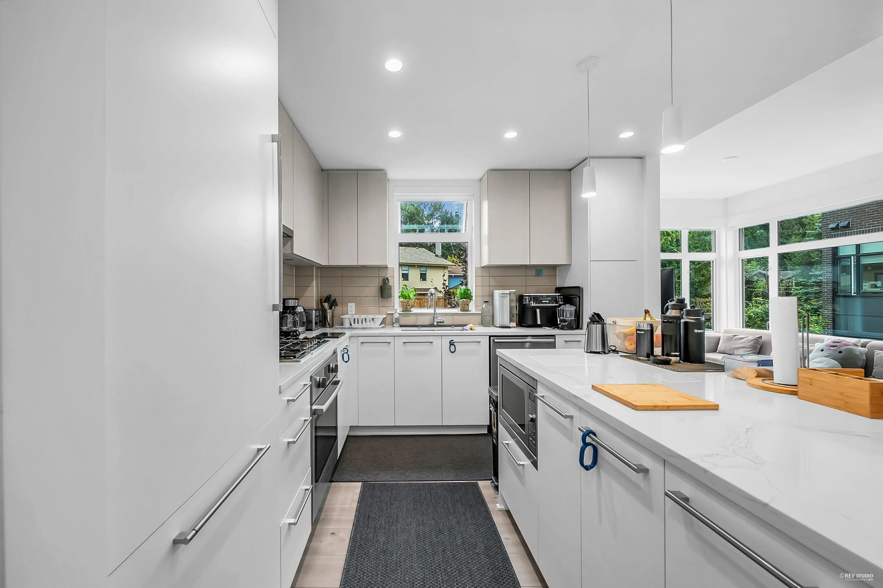 261 2035 Glenaire Drive