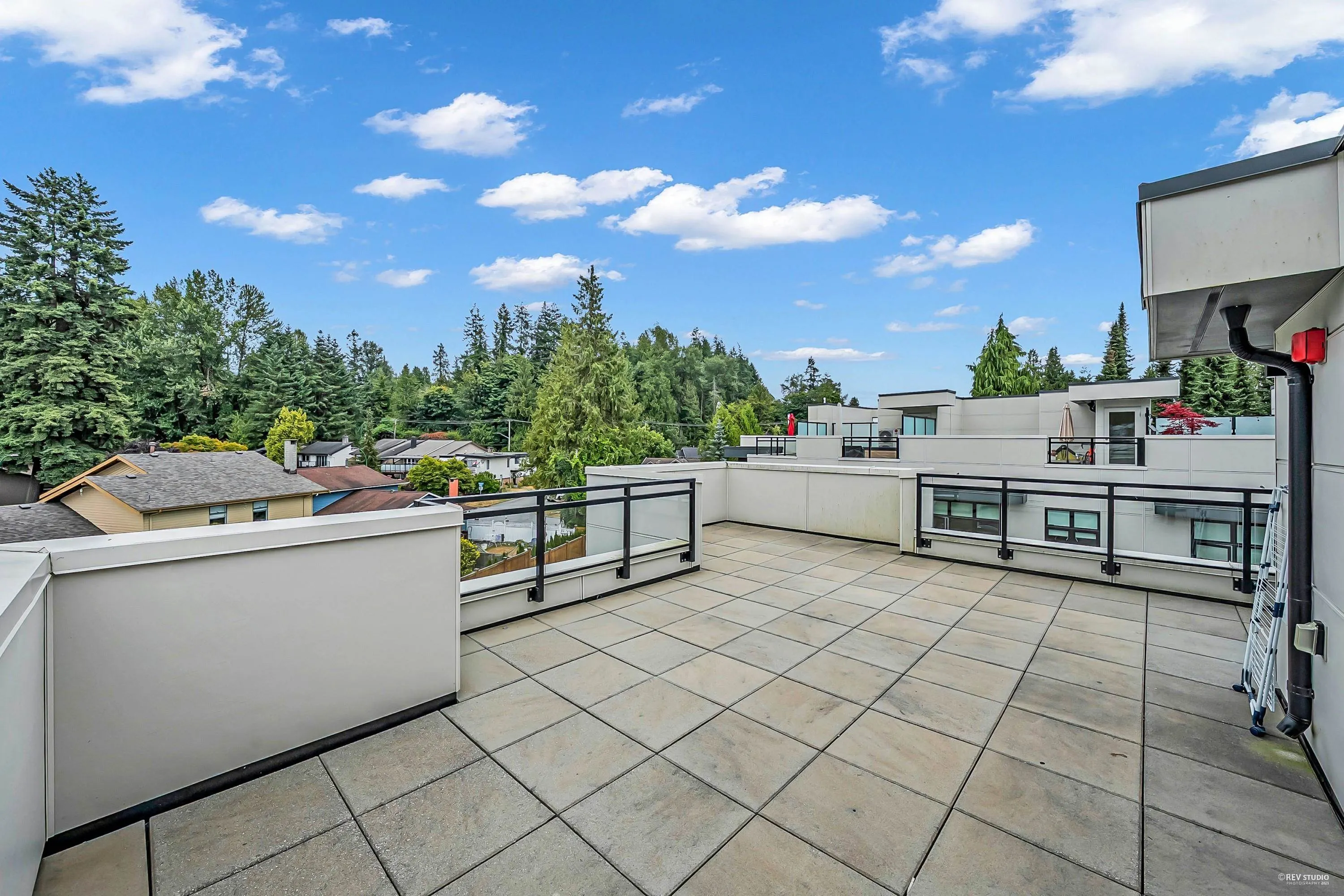 261 2035 Glenaire Drive